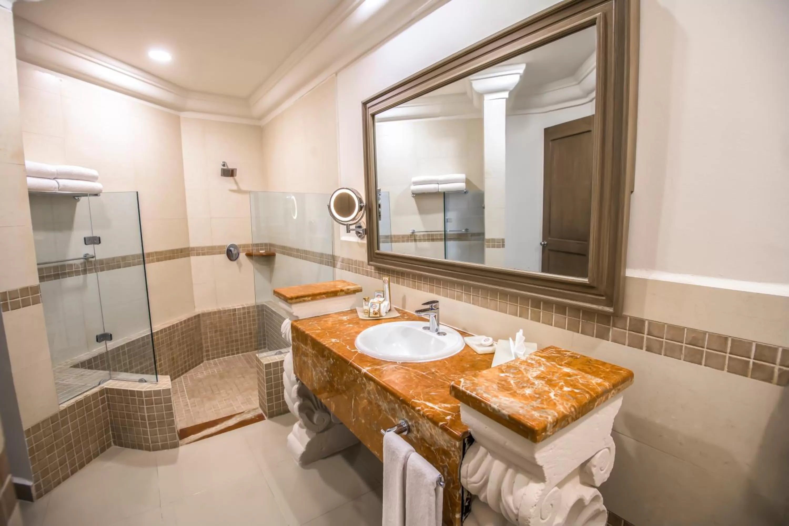 Shower in Wyndham Alltra Playa del Carmen Adults Only All Inclusive