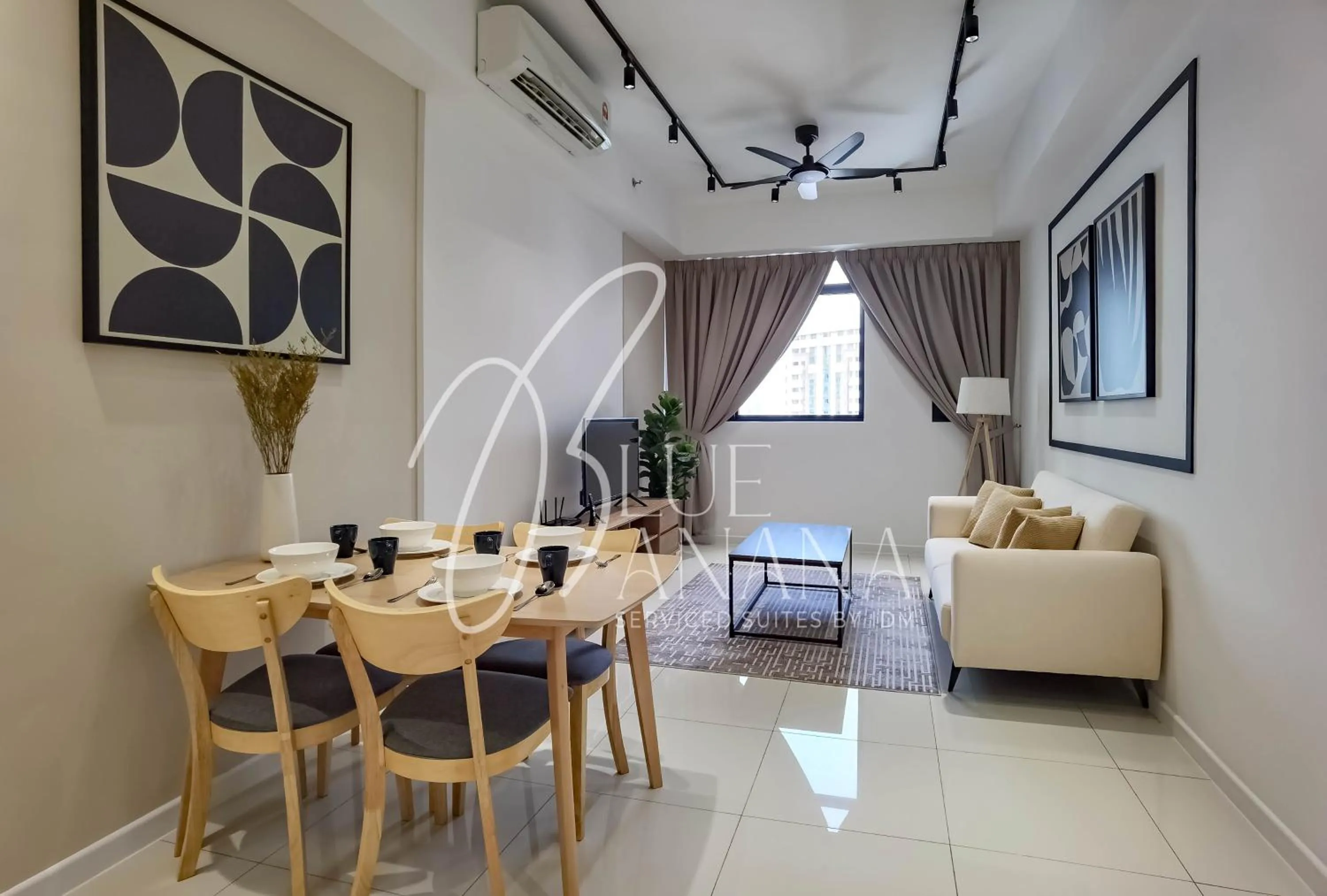 Living room, Dining Area in Chambers Residence Premier Suites by BlueBanana