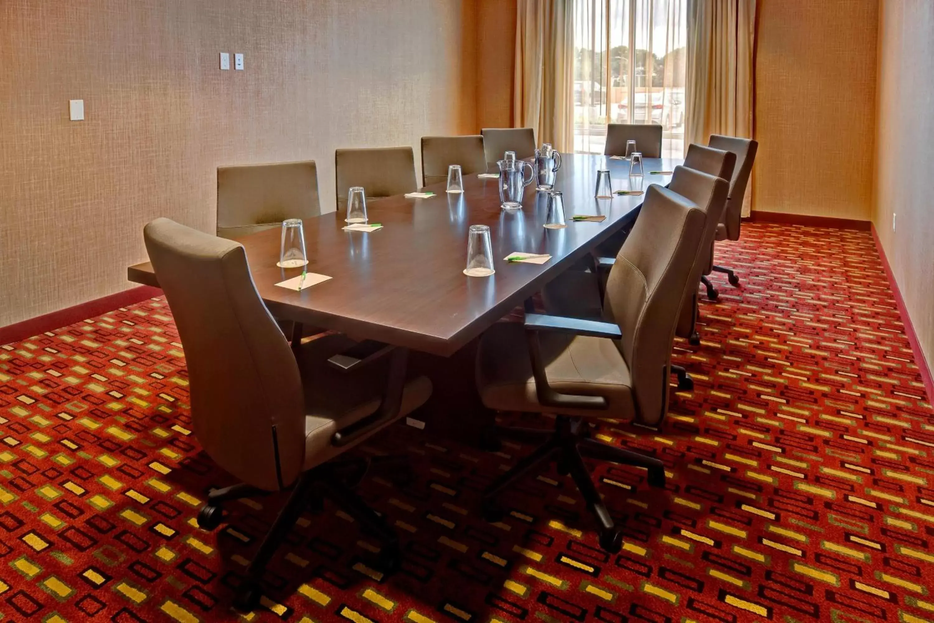 Meeting/conference room in Courtyard by Marriott Westbury Long Island