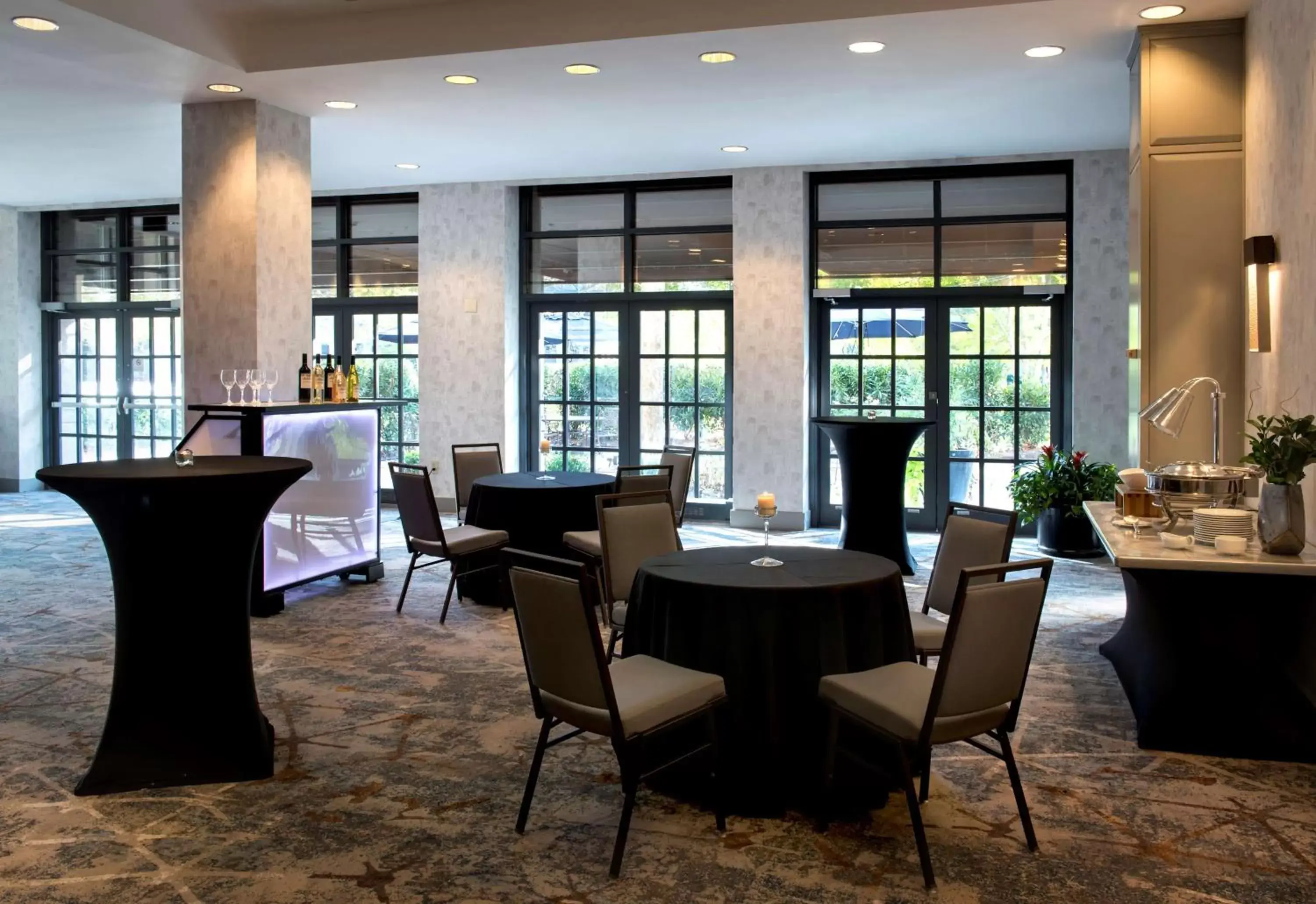 Meeting/conference room, Restaurant/Places to Eat in Embassy Suites by Hilton Bethesda Washington DC