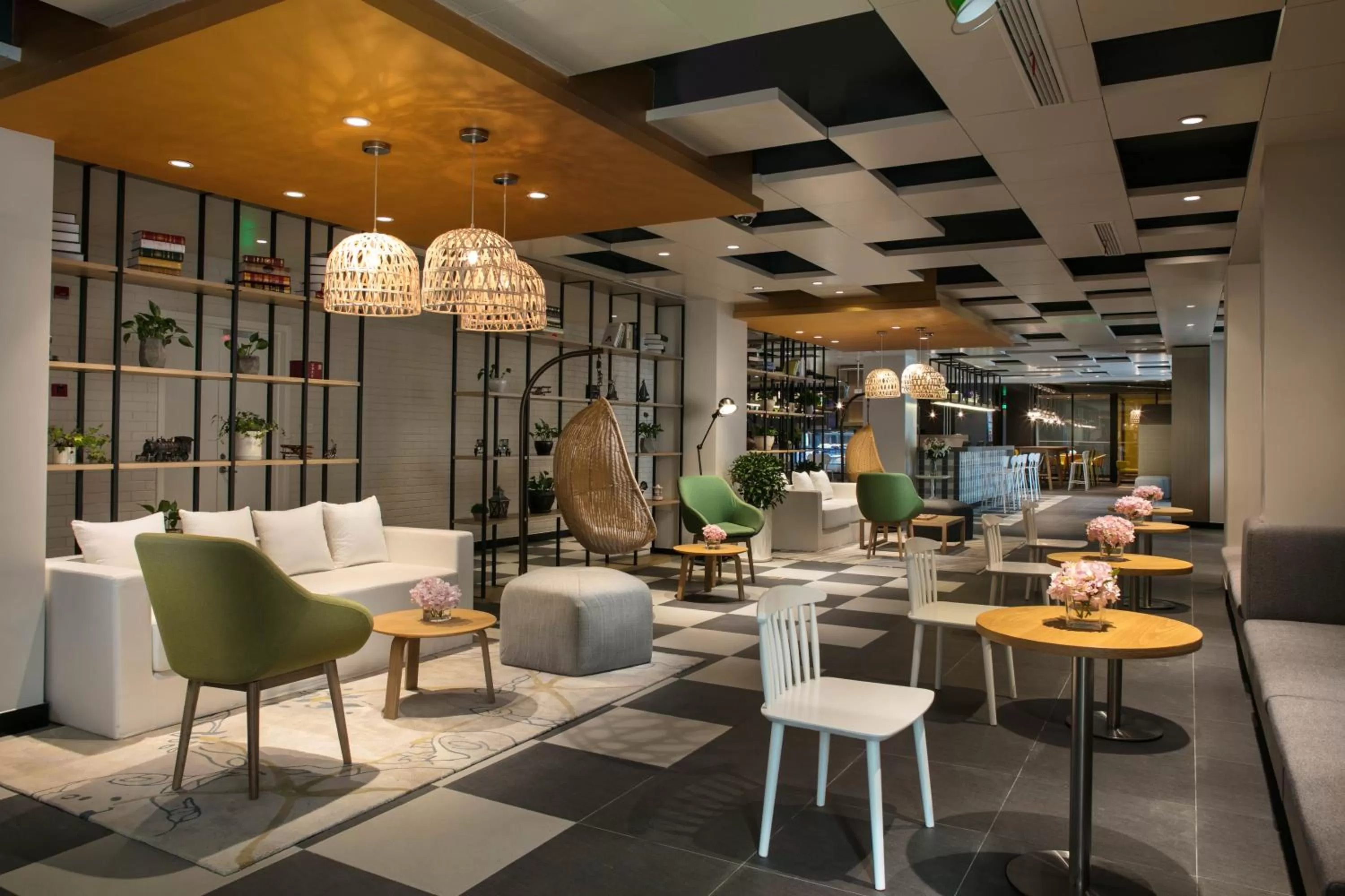 Library in Campanile Hotel - Shanghai Jing'an Temple