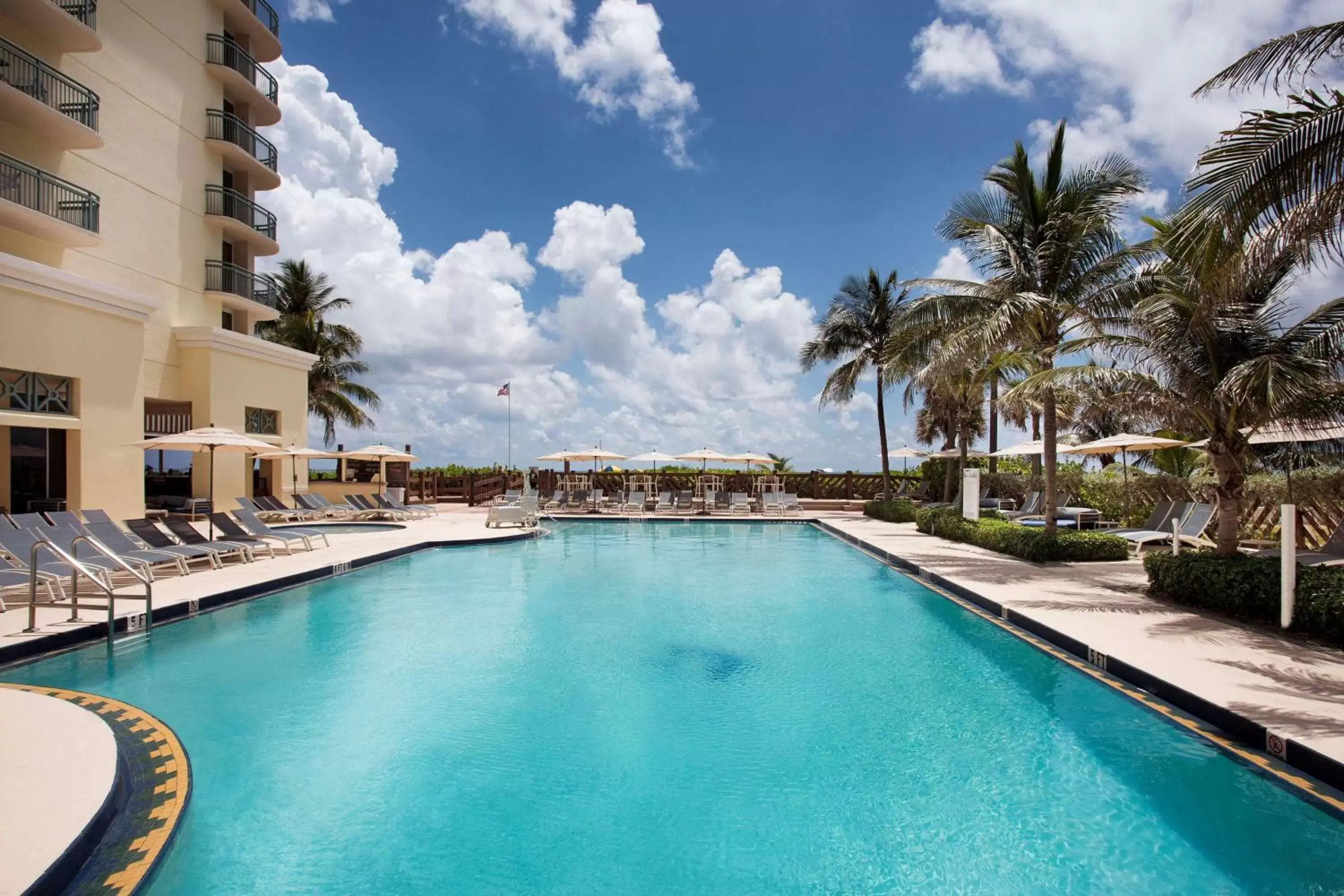 Pool view, Swimming Pool in Hilton Singer Island Oceanfront Palm Beaches Resort