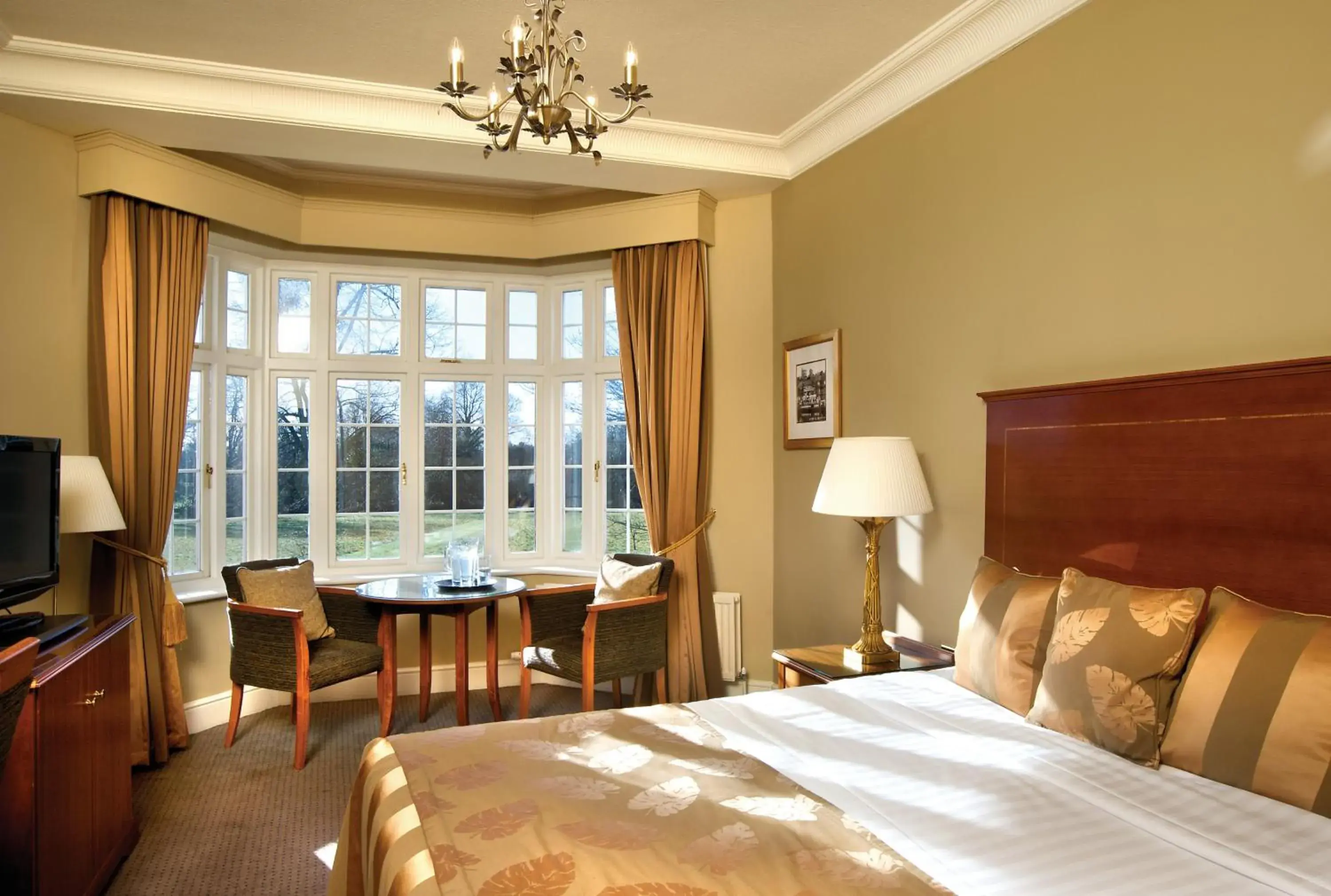 Bedroom in Grovefield House Hotel