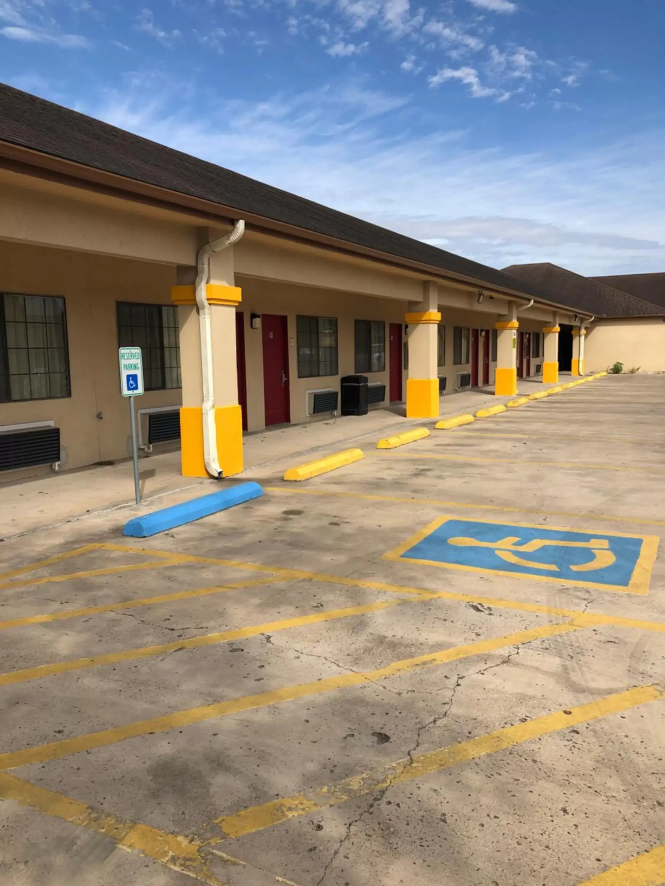 Facade/entrance, Property Building in Los Fresnos Inn and Suites