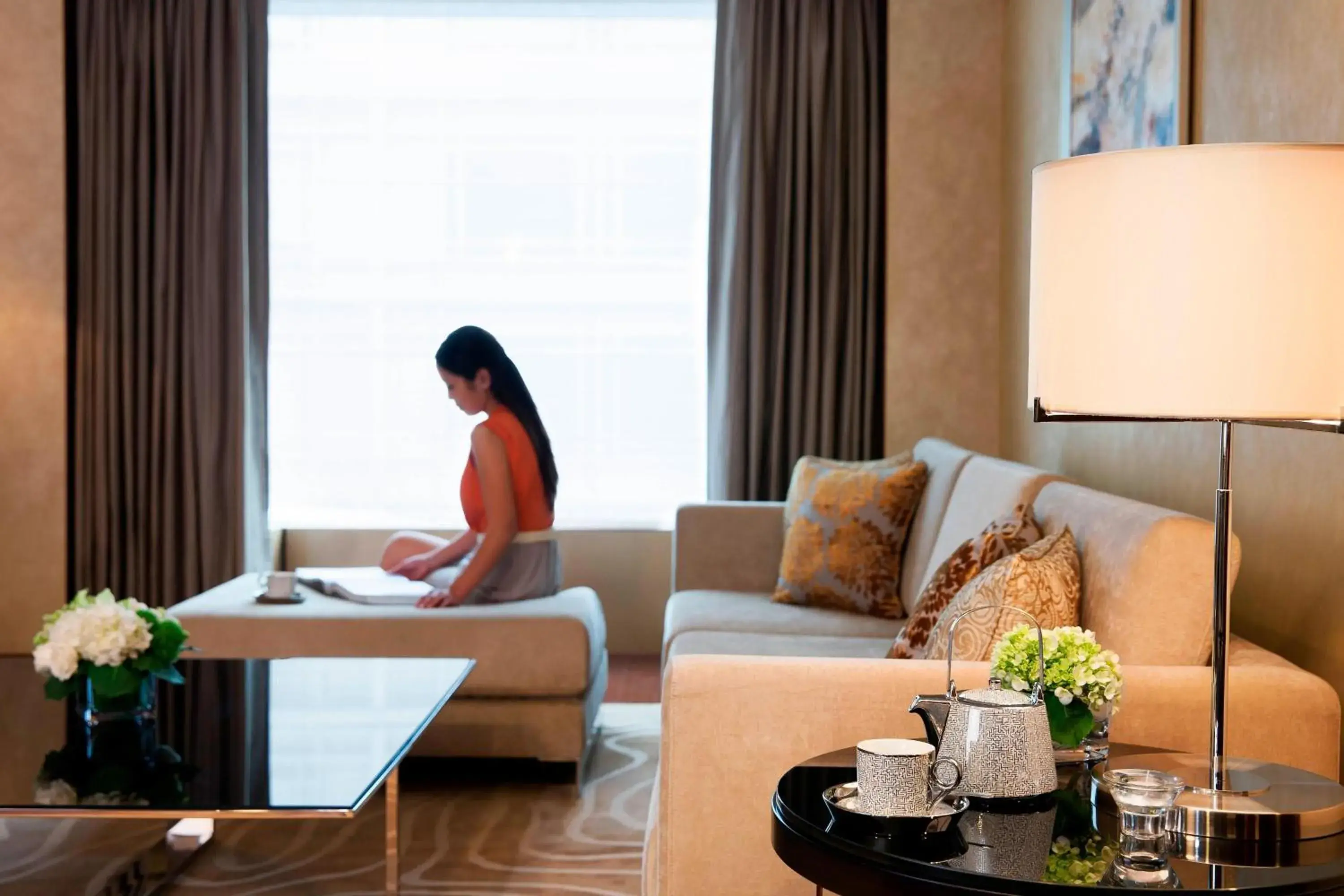 Living room in The Imperial Mansion, Beijing - Marriott Executive Apartments