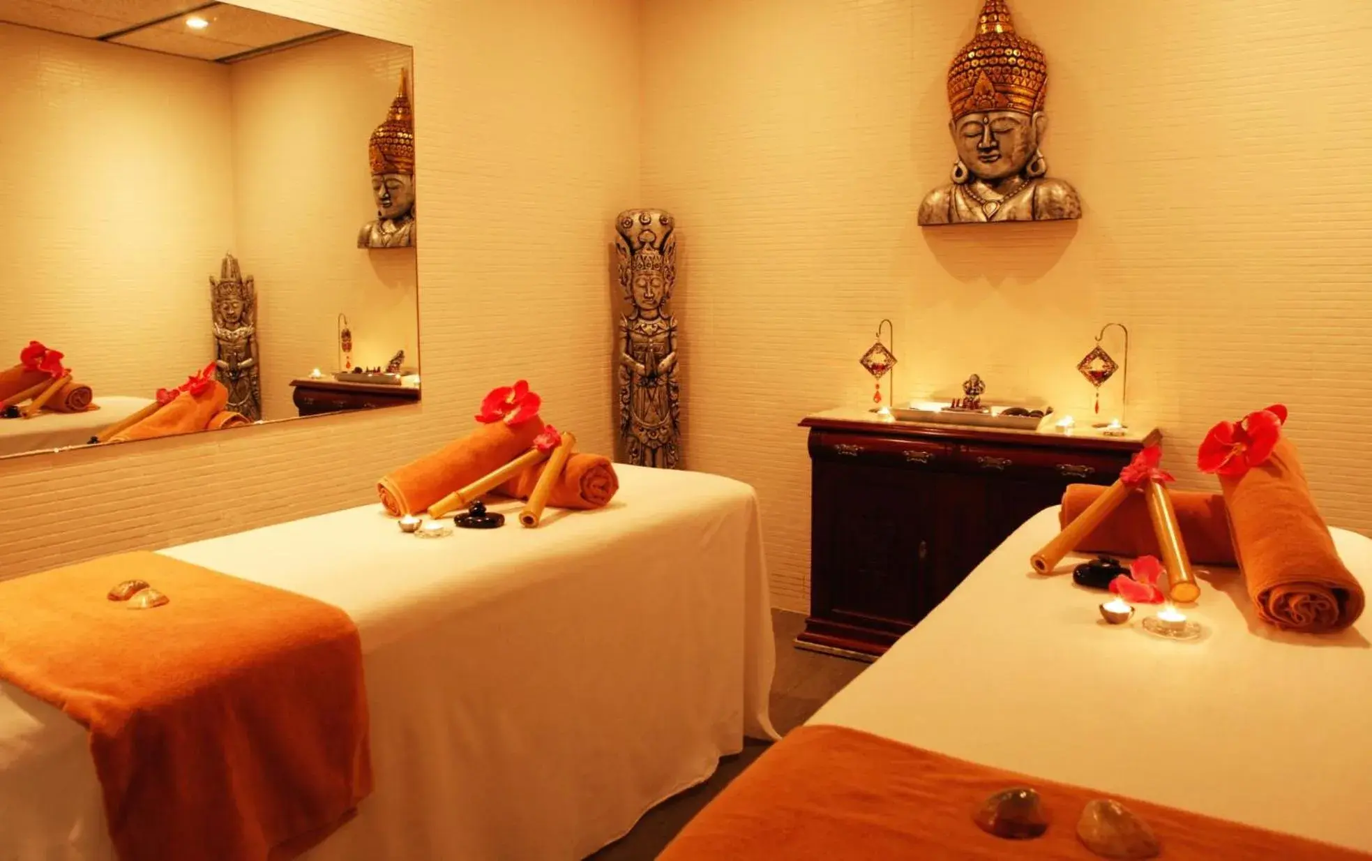 Massage in Magnolia Hotel - Adults Only
