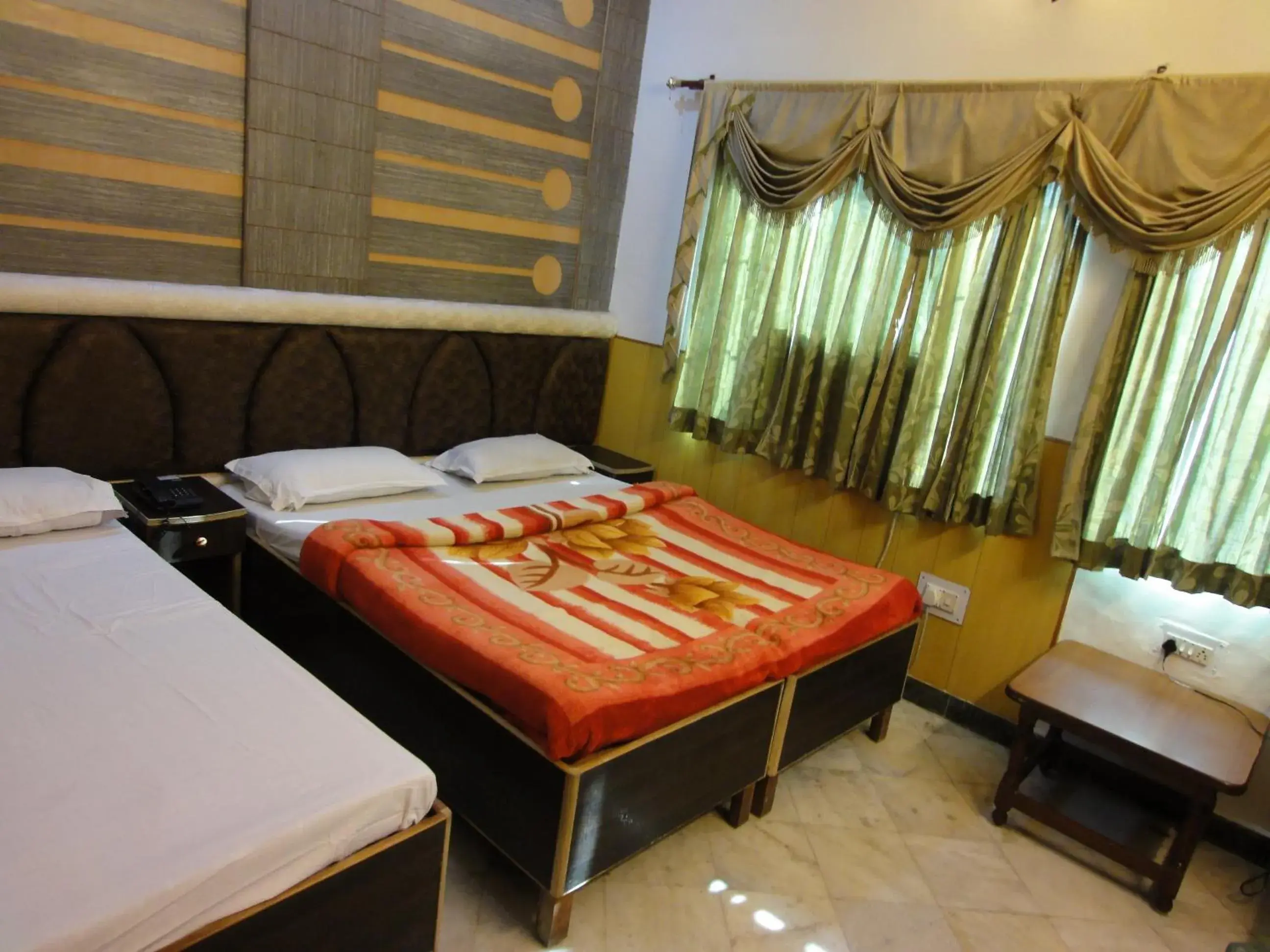 Bed in Hotel Taj Plaza, VIP Road, Agra