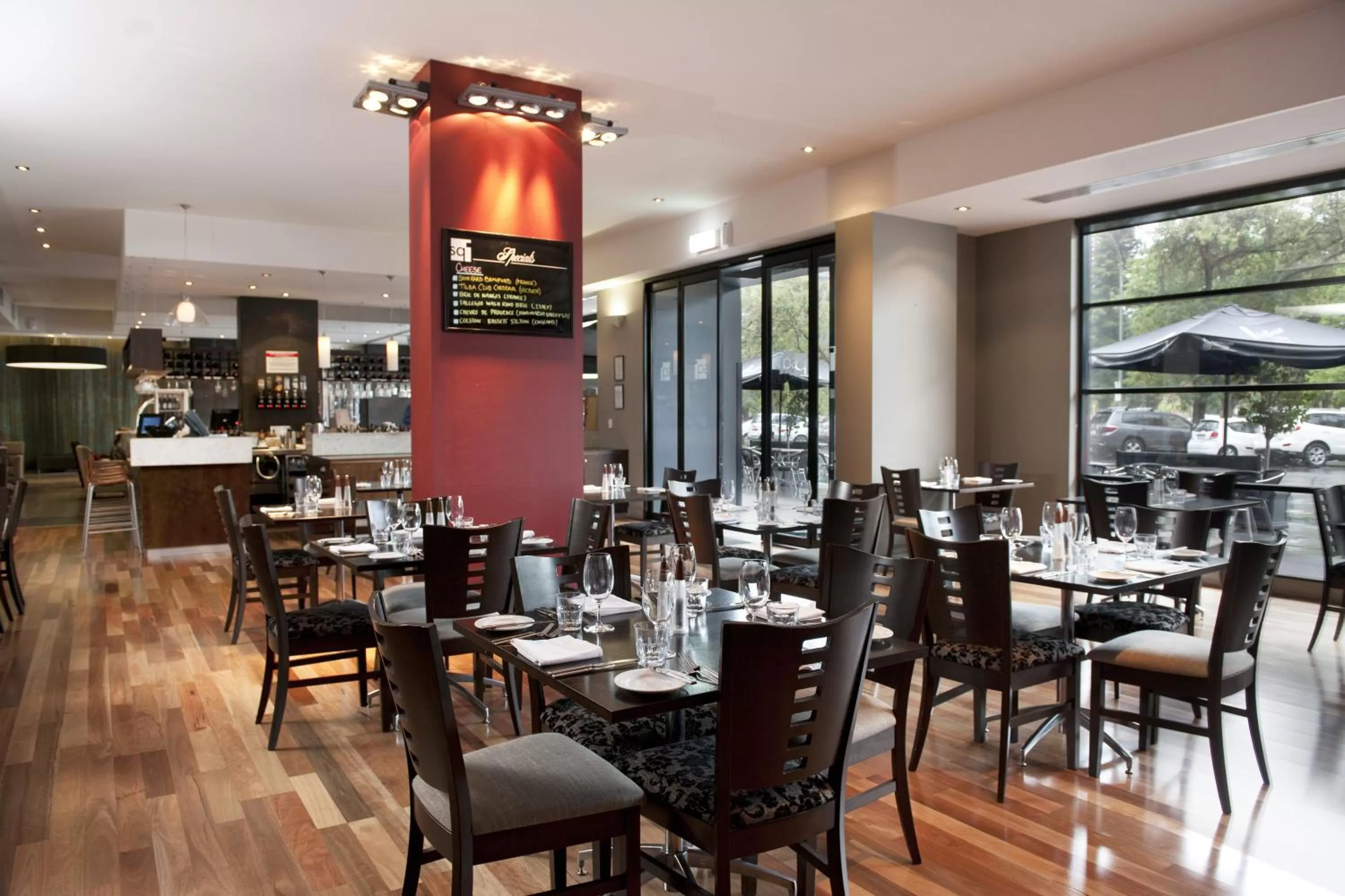 Restaurant/places to eat in Mantra Hindmarsh Square