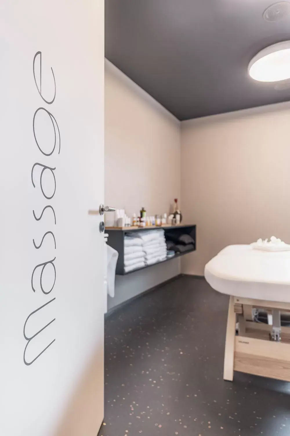 Massage, Bathroom in Hotel Drei Könige