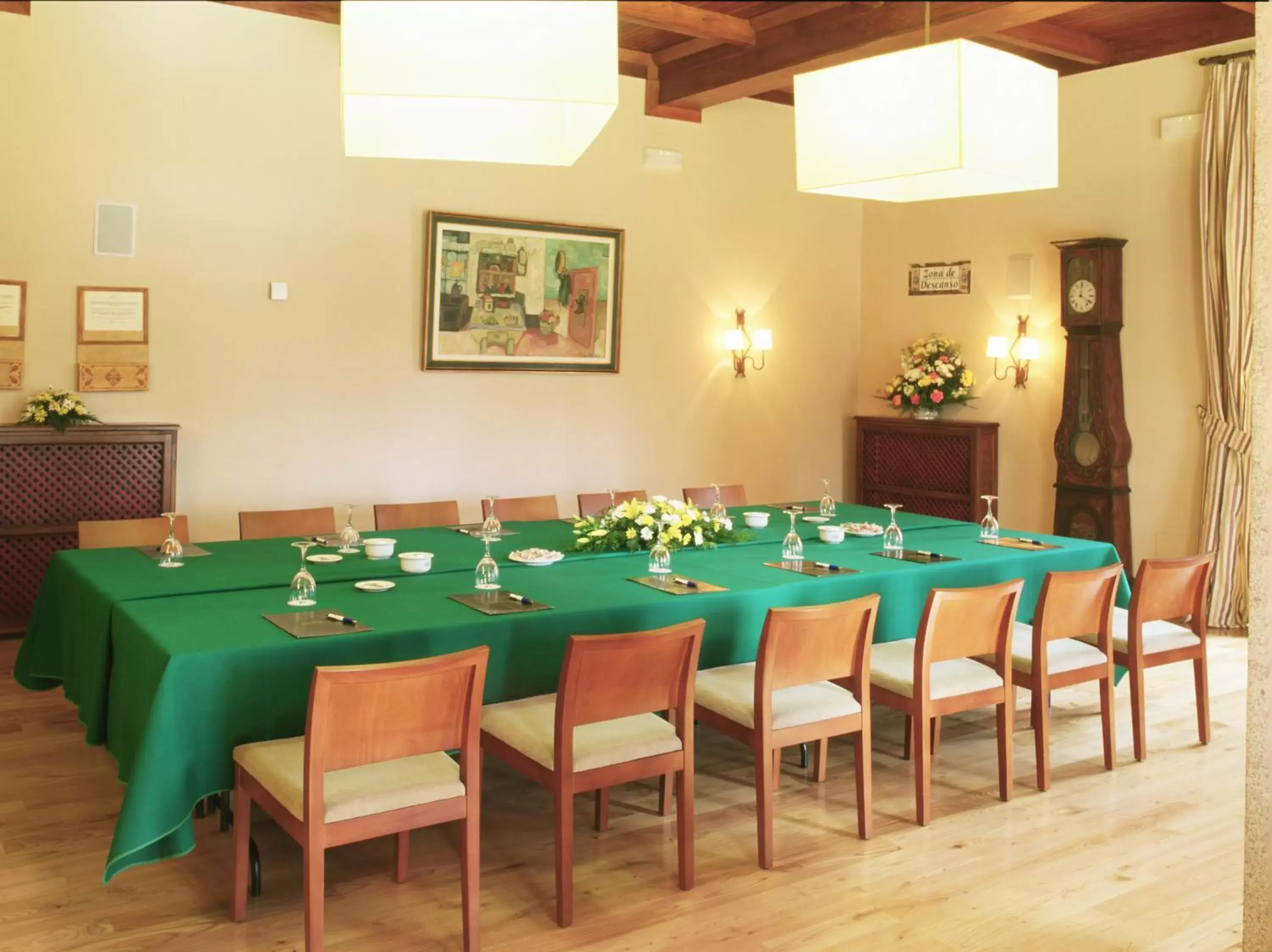 Business facilities, Restaurant/Places to Eat in Parador de Tui