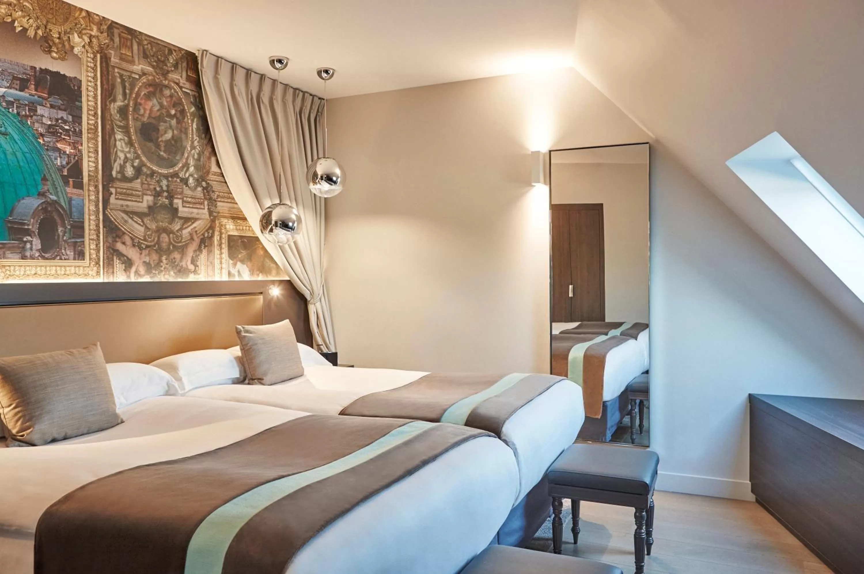 Photo of the whole room, Bed in Hotel Indigo Paris - Opera by IHG