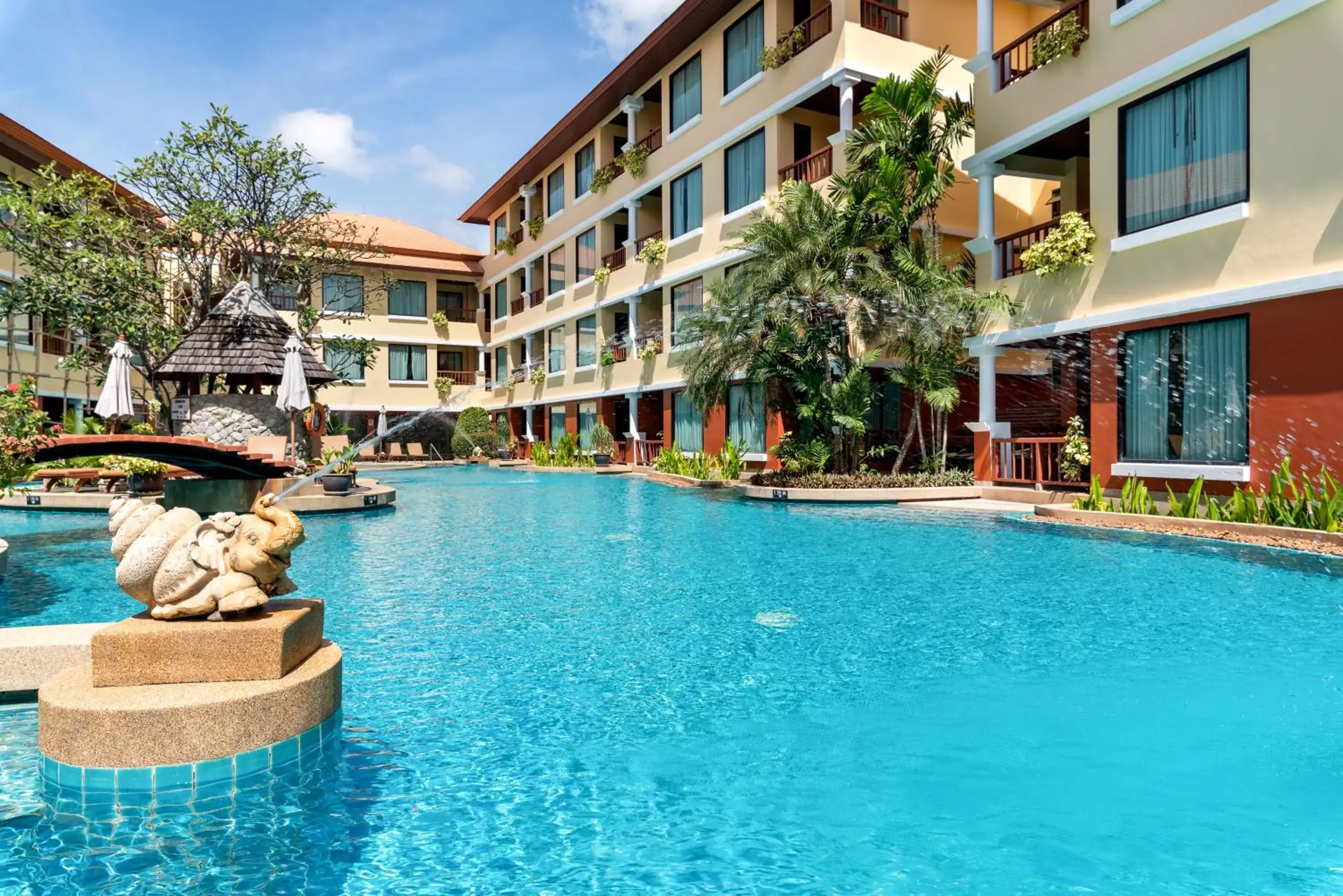 Swimming pool in Patong Paragon Resort & Spa SHA Extra Plus Swimming pool in Patong Paragon Resort & Spa SHA Extra Plus