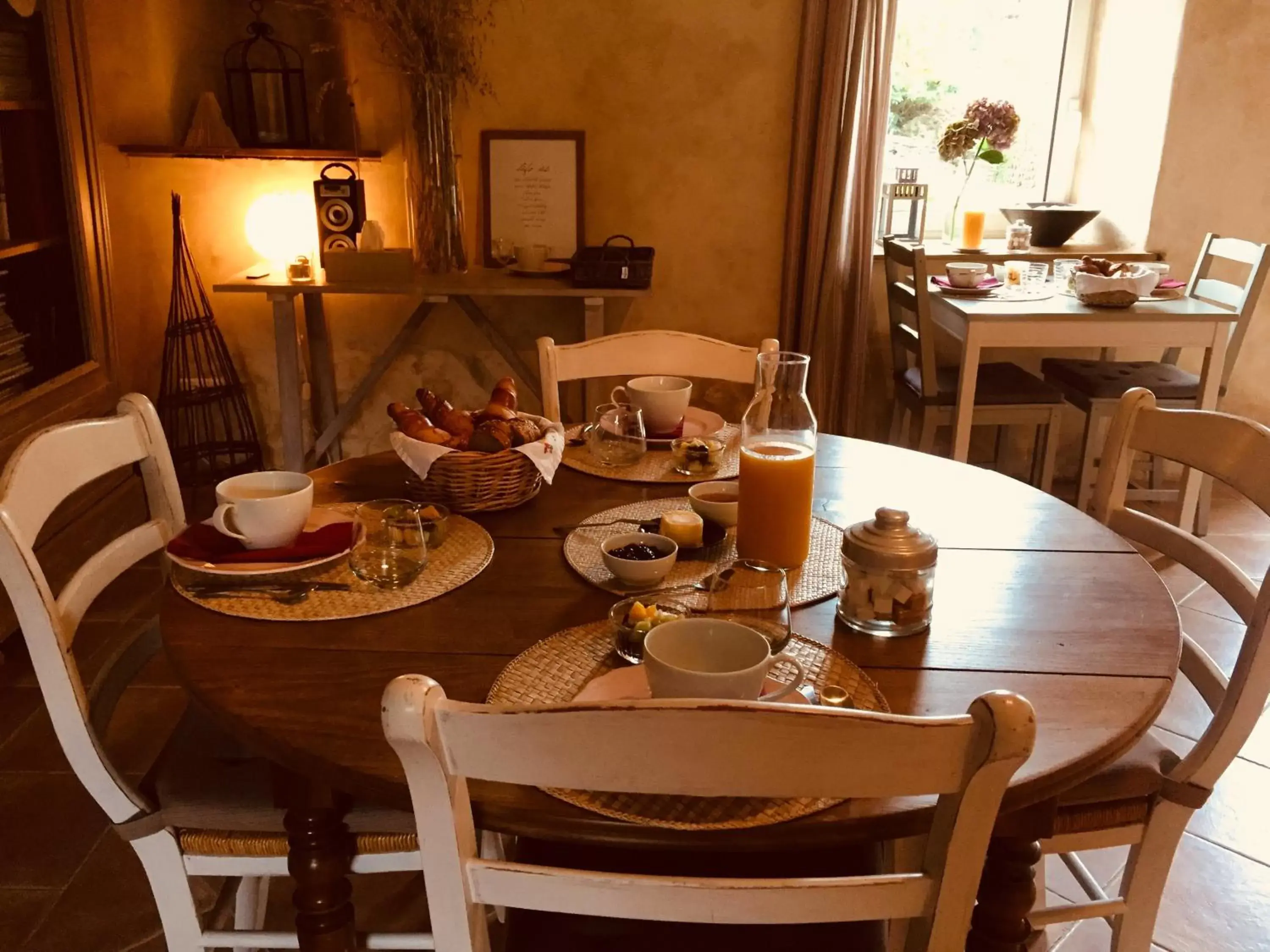 Breakfast, Restaurant/Places to Eat in Kêr Neizh Breizh - Chambres d'Hôtes & Gîte de Charme - Le Petit Châtelier