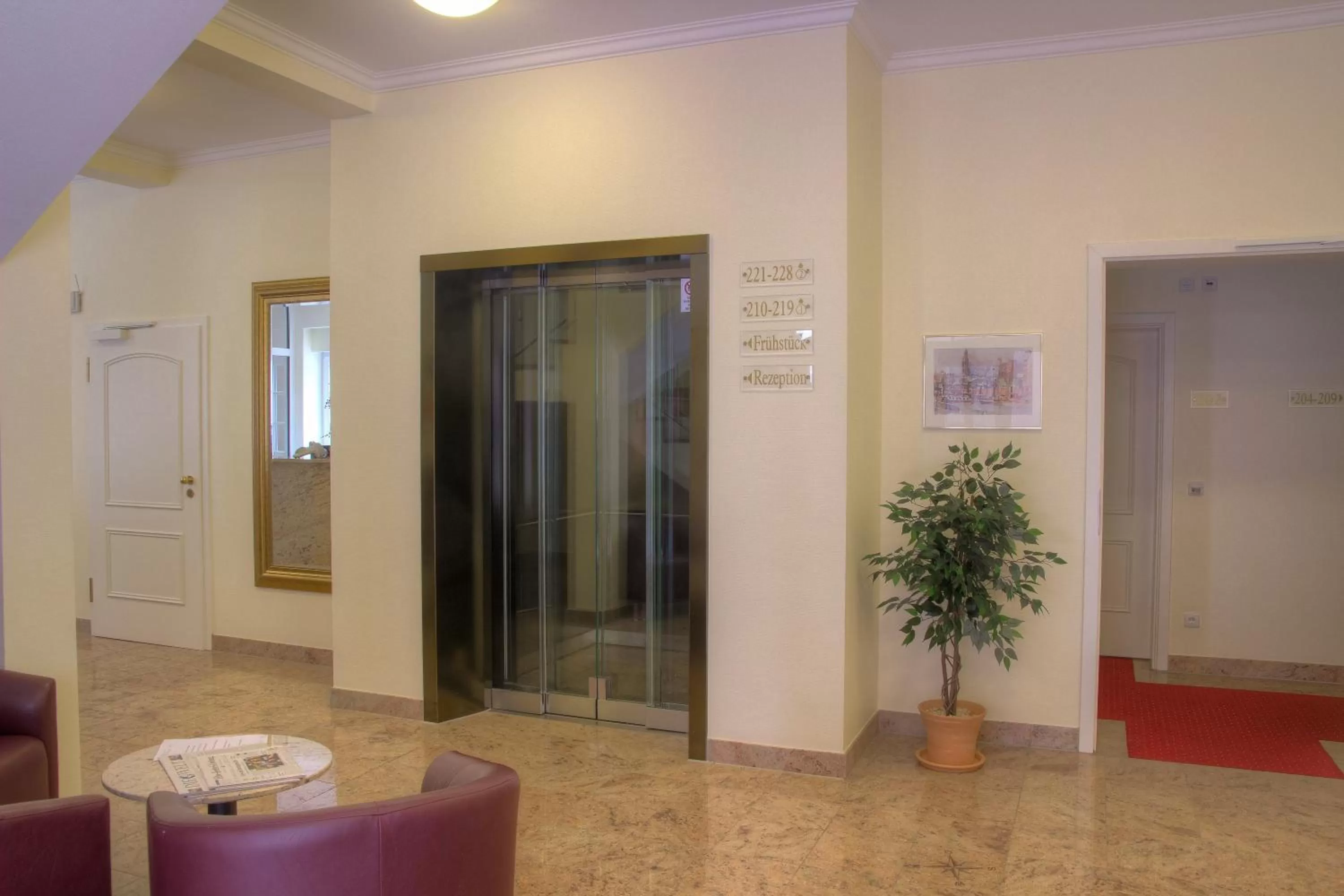 Lobby or reception in Hotel Hafen Hitzacker - Elbe