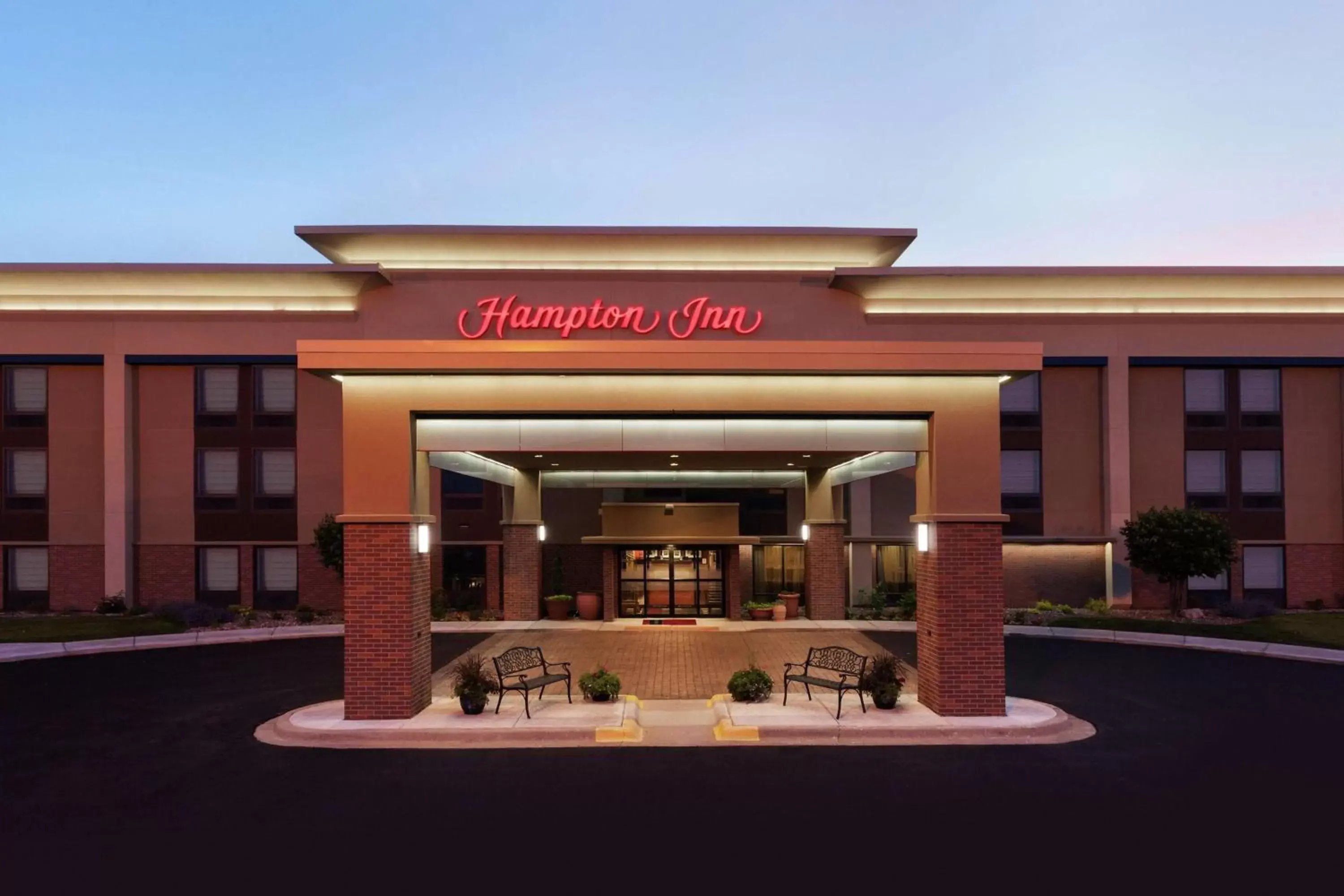 Property building in Hampton Inn Joliet/I-55