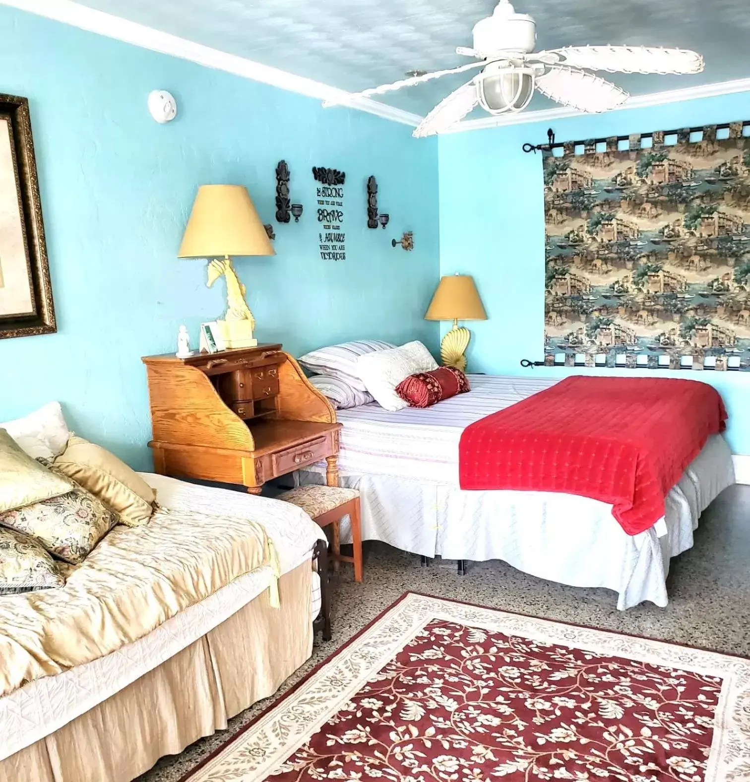 Bedroom, Bed in Shamrock Cove Inn