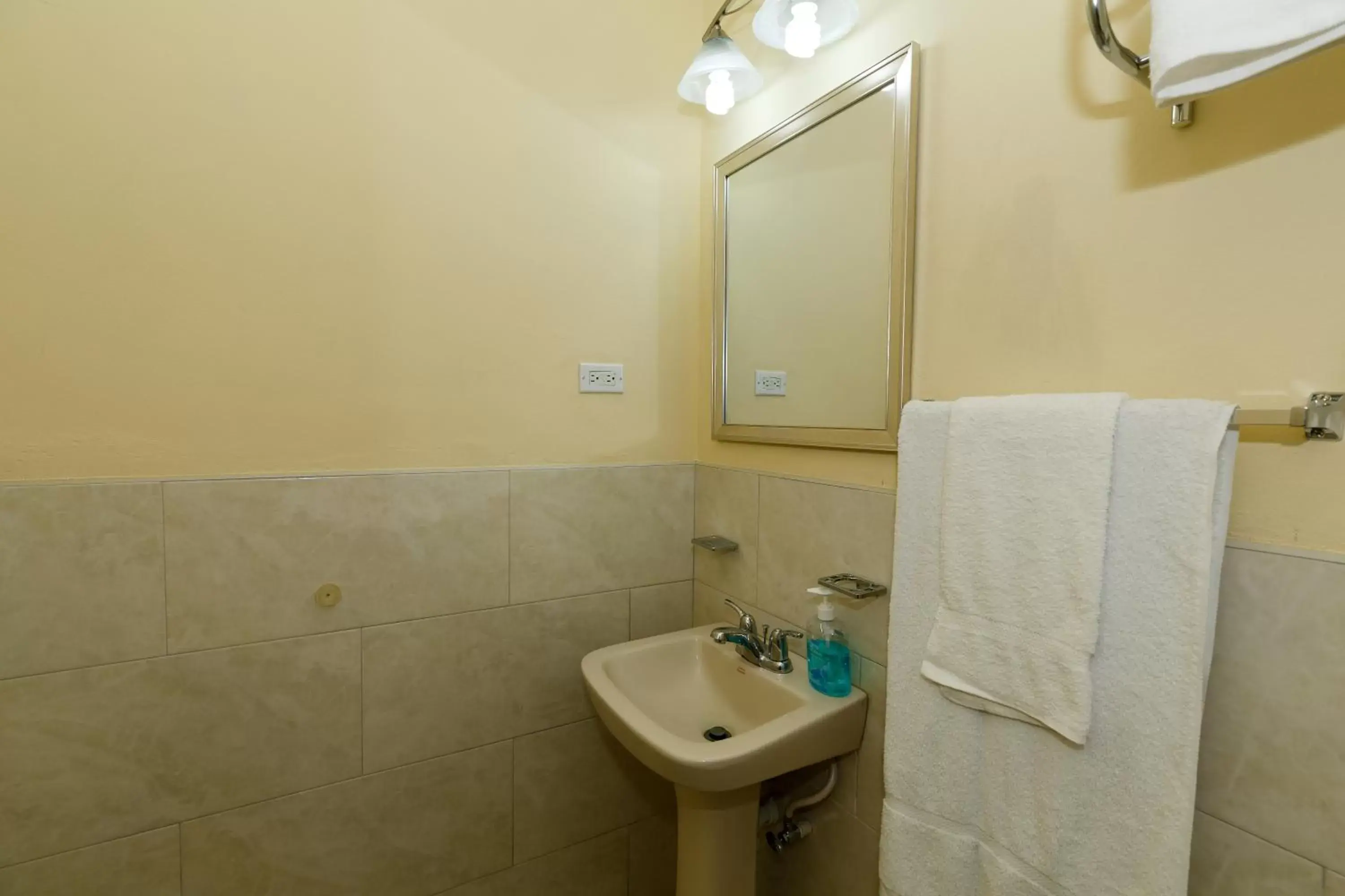 Bathroom in Jasmine Inn