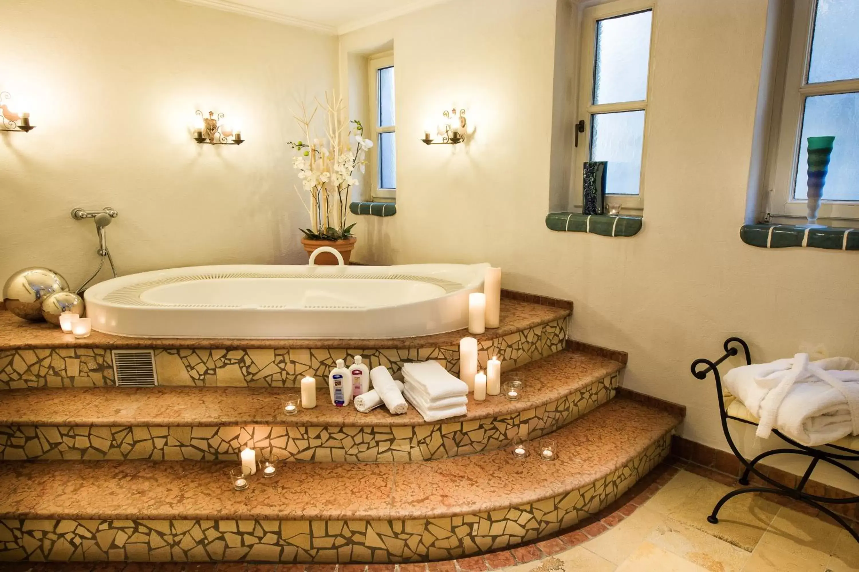 Spa and wellness centre/facilities, Bathroom in Johannesbad Hotel St. Georg