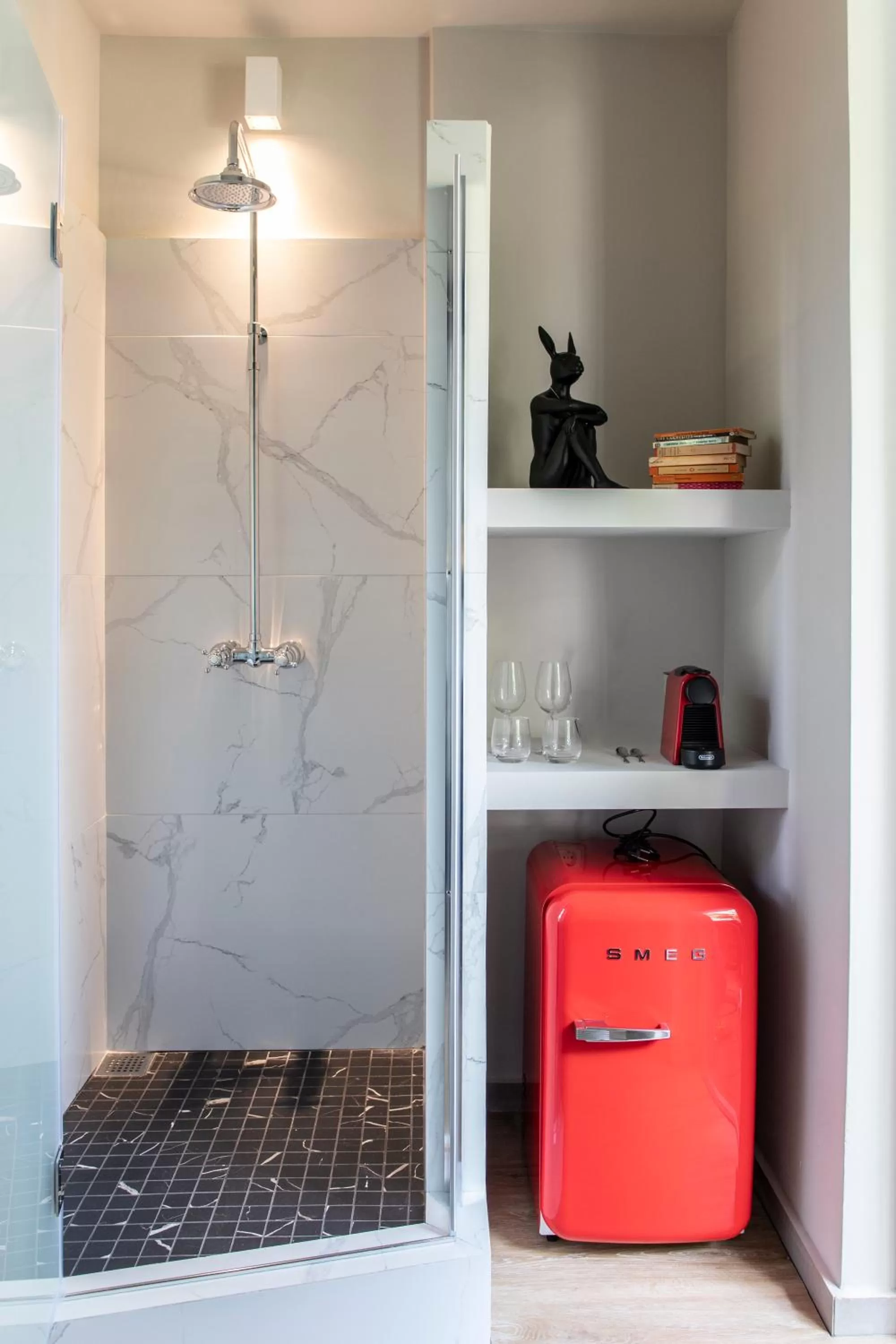 Shower in Bespoke House Athens