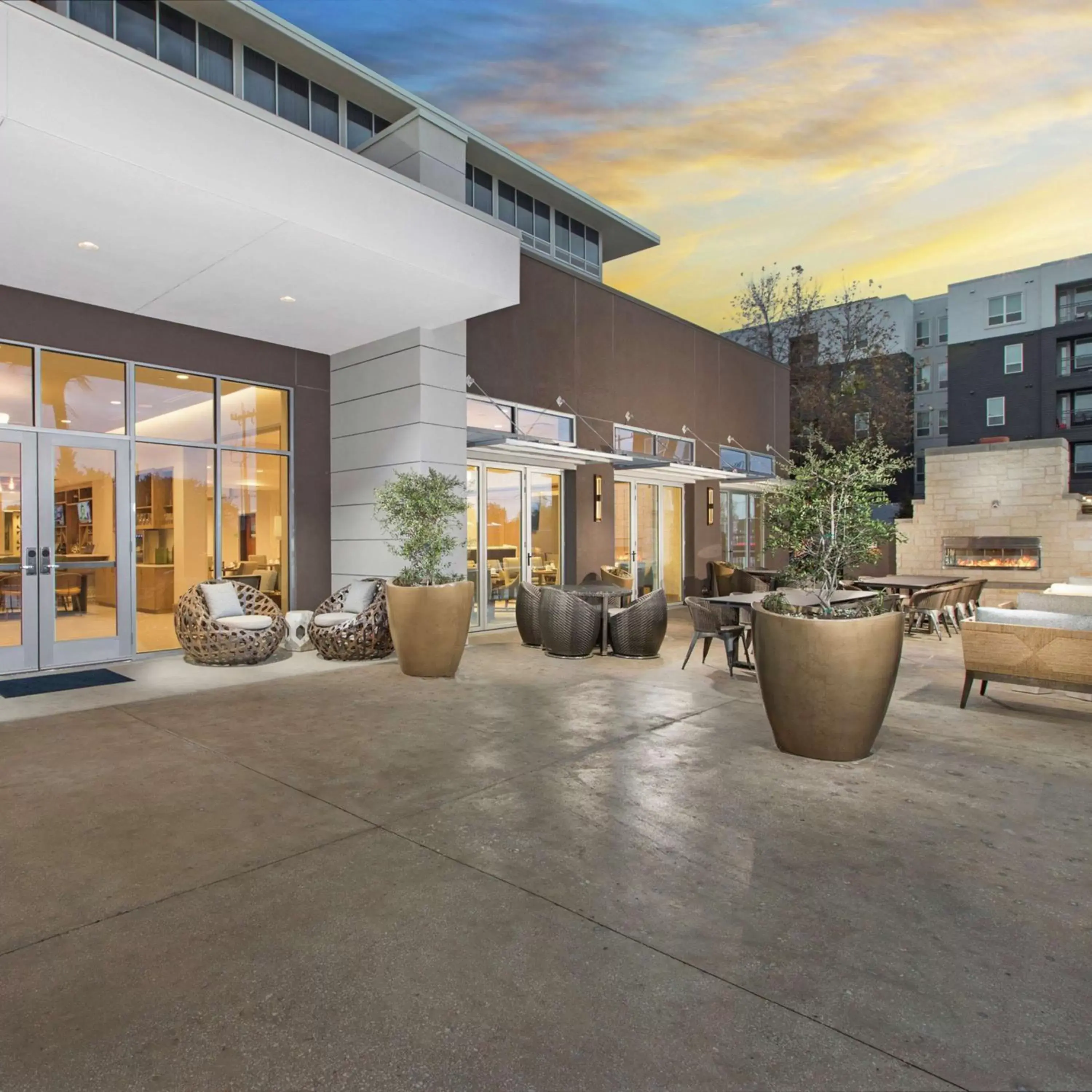 Inner courtyard view in DoubleTree by Hilton San Antonio Northwest - La Cantera Inner courtyard view in DoubleTree by Hilton San Antonio Northwest - La Cantera