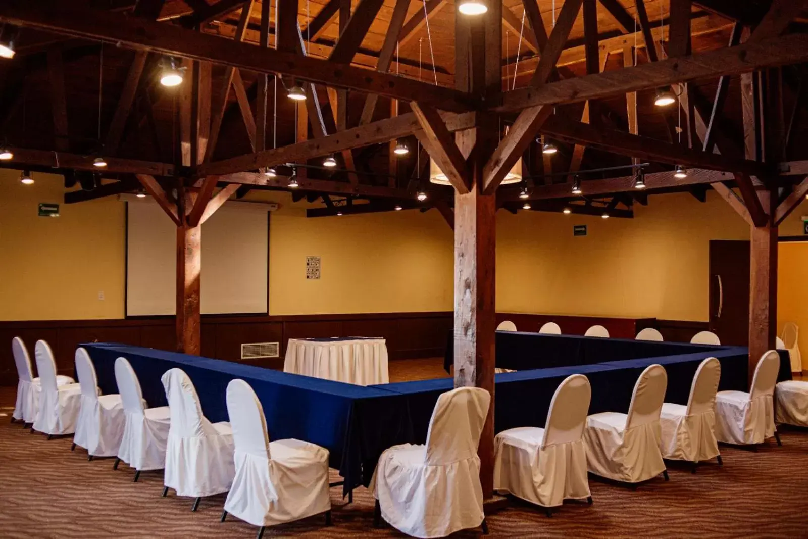 Property building, Banquet Facilities in Hotel Rocaval San Cristóbal de las Casas