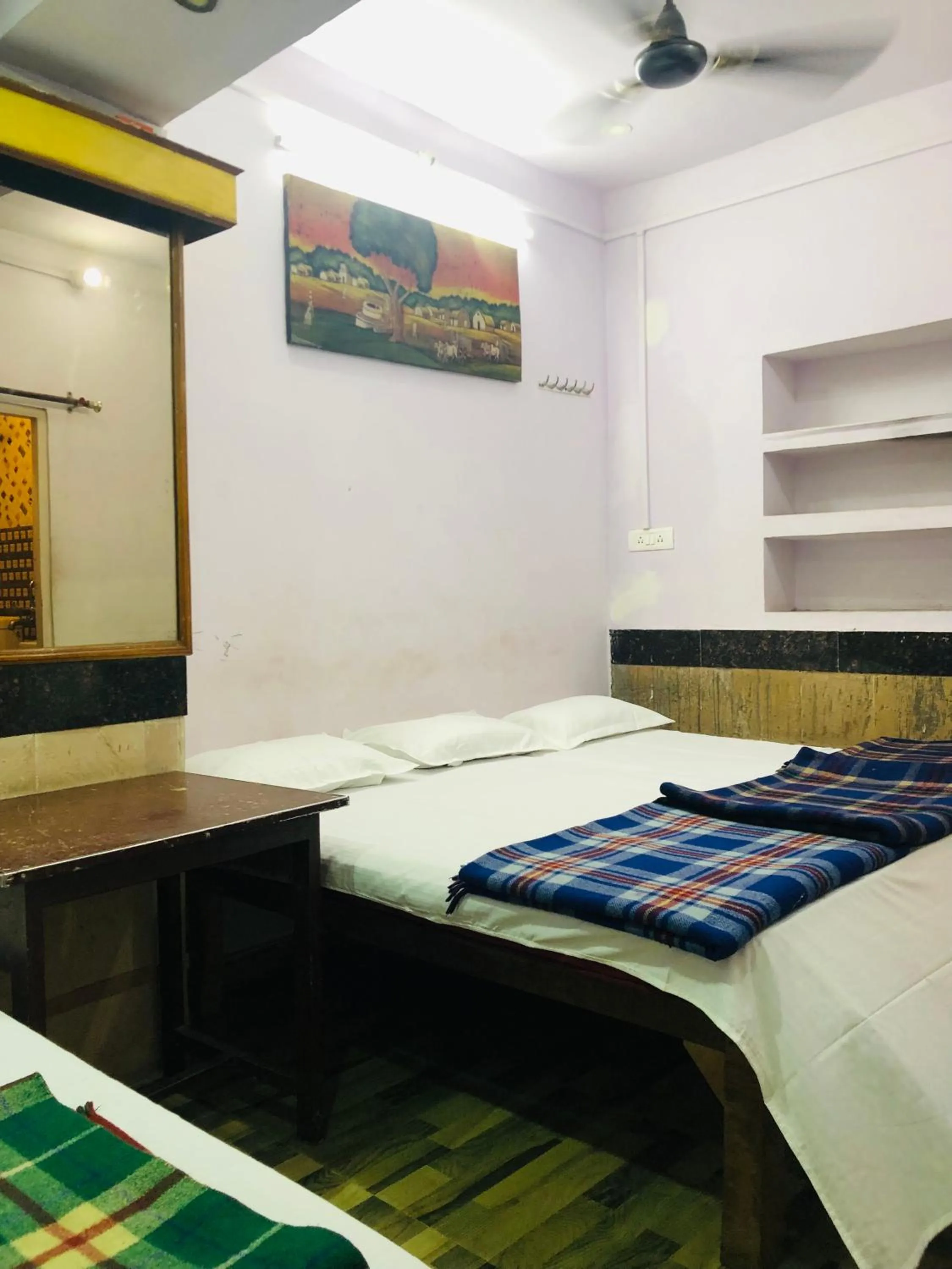 Bedroom, Bed in Golden Lodge