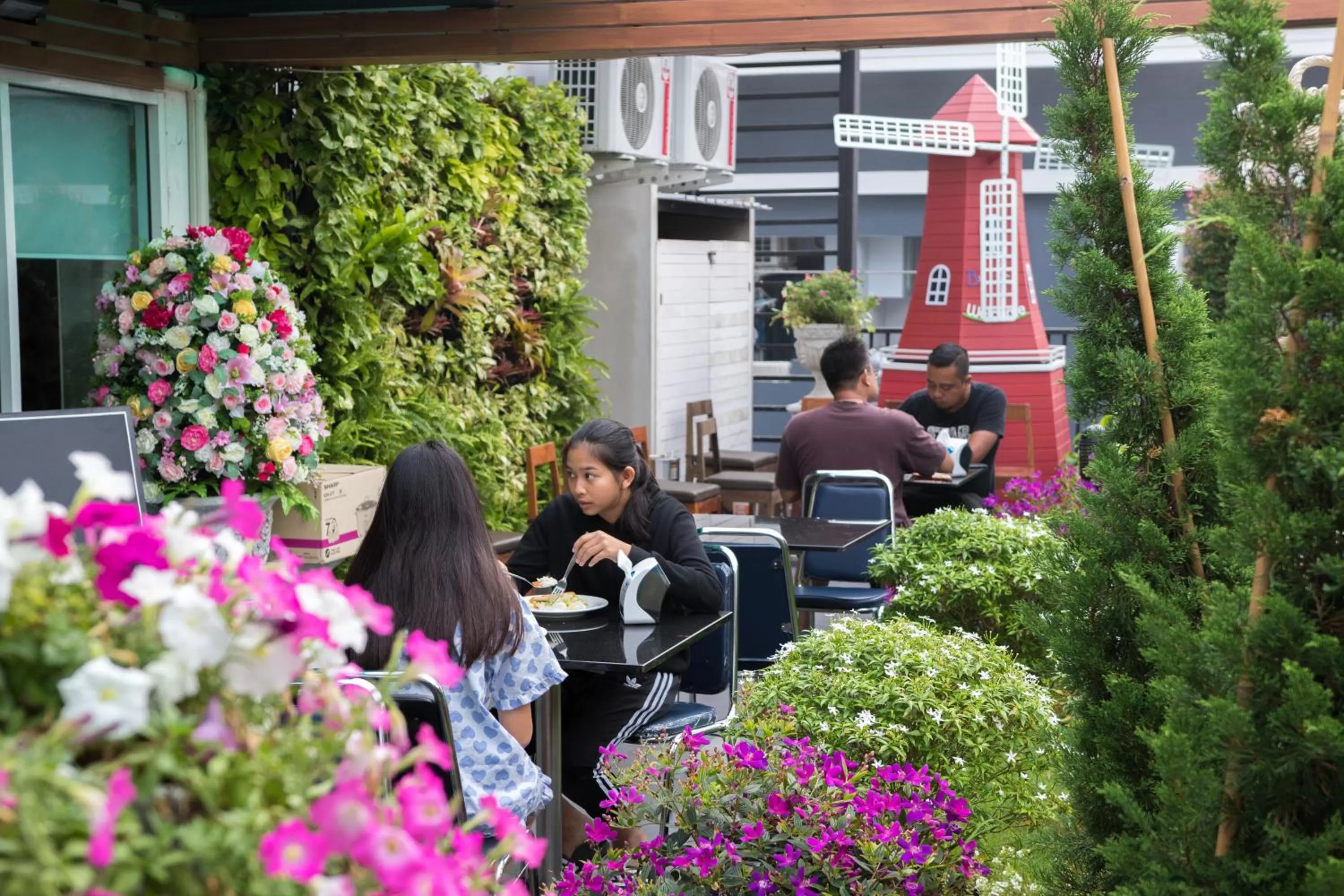 Restaurant/places to eat in B-your home Hotel Don Mueang Airport Bangkok 如你家酒店