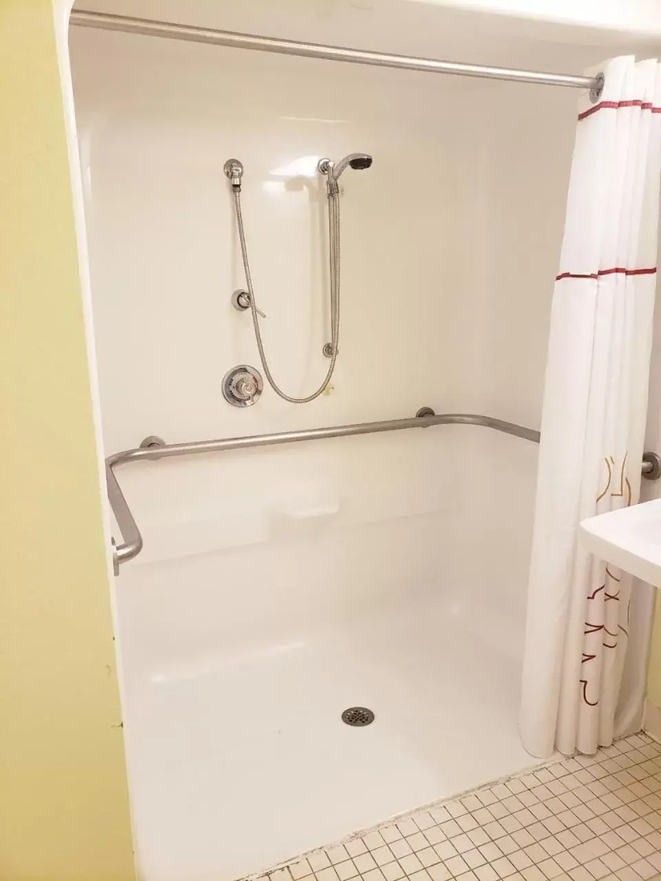 Shower, Bathroom in MainStay Suites Raleigh - Cary