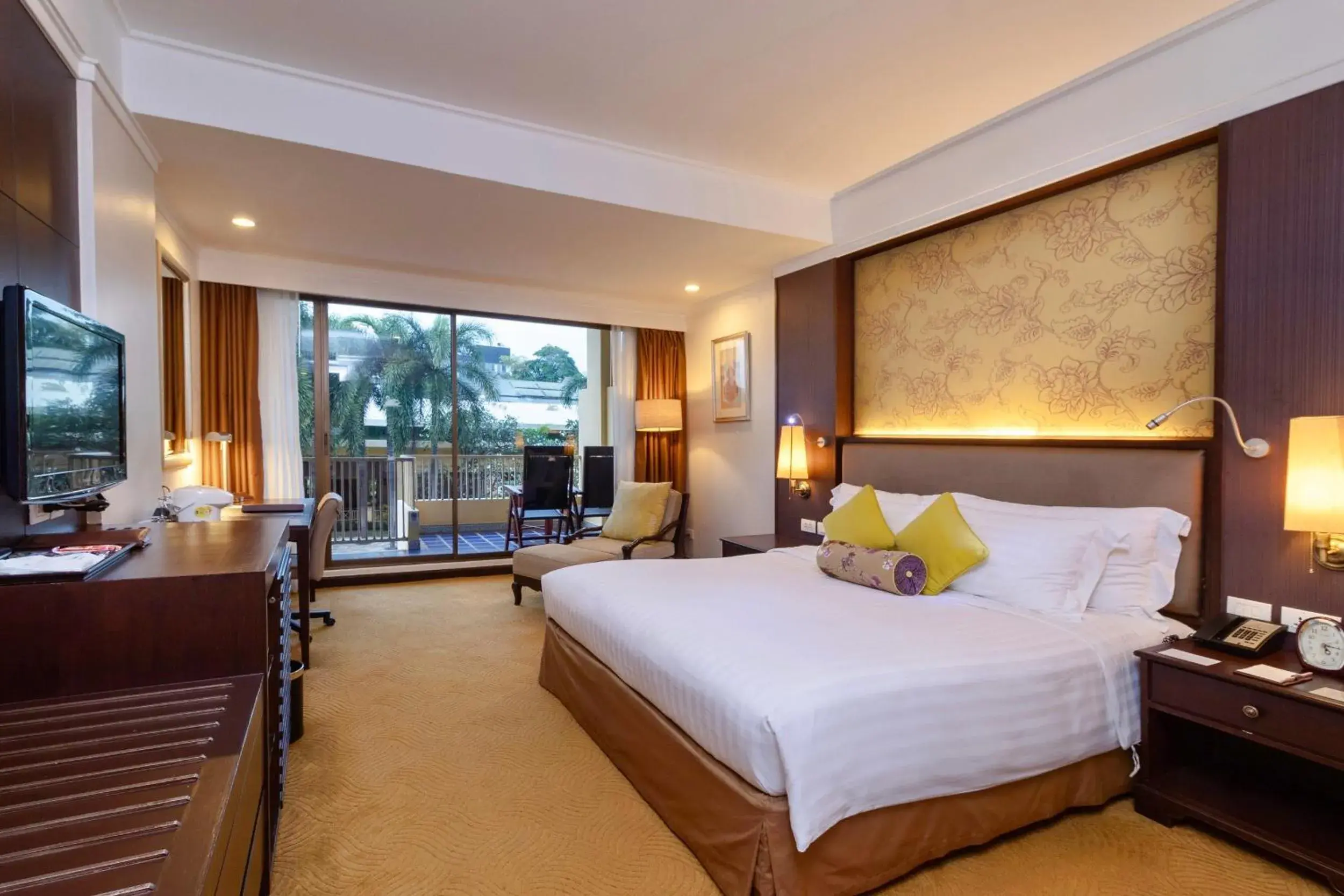 Bedroom in Dusit Thani Pattaya - SHA Extra Plus