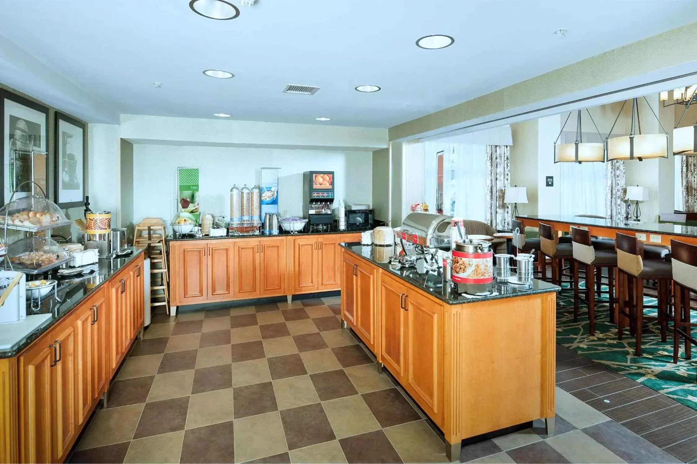 Dining area, Restaurant/Places to Eat in Hampton Inn & Suites Rockland