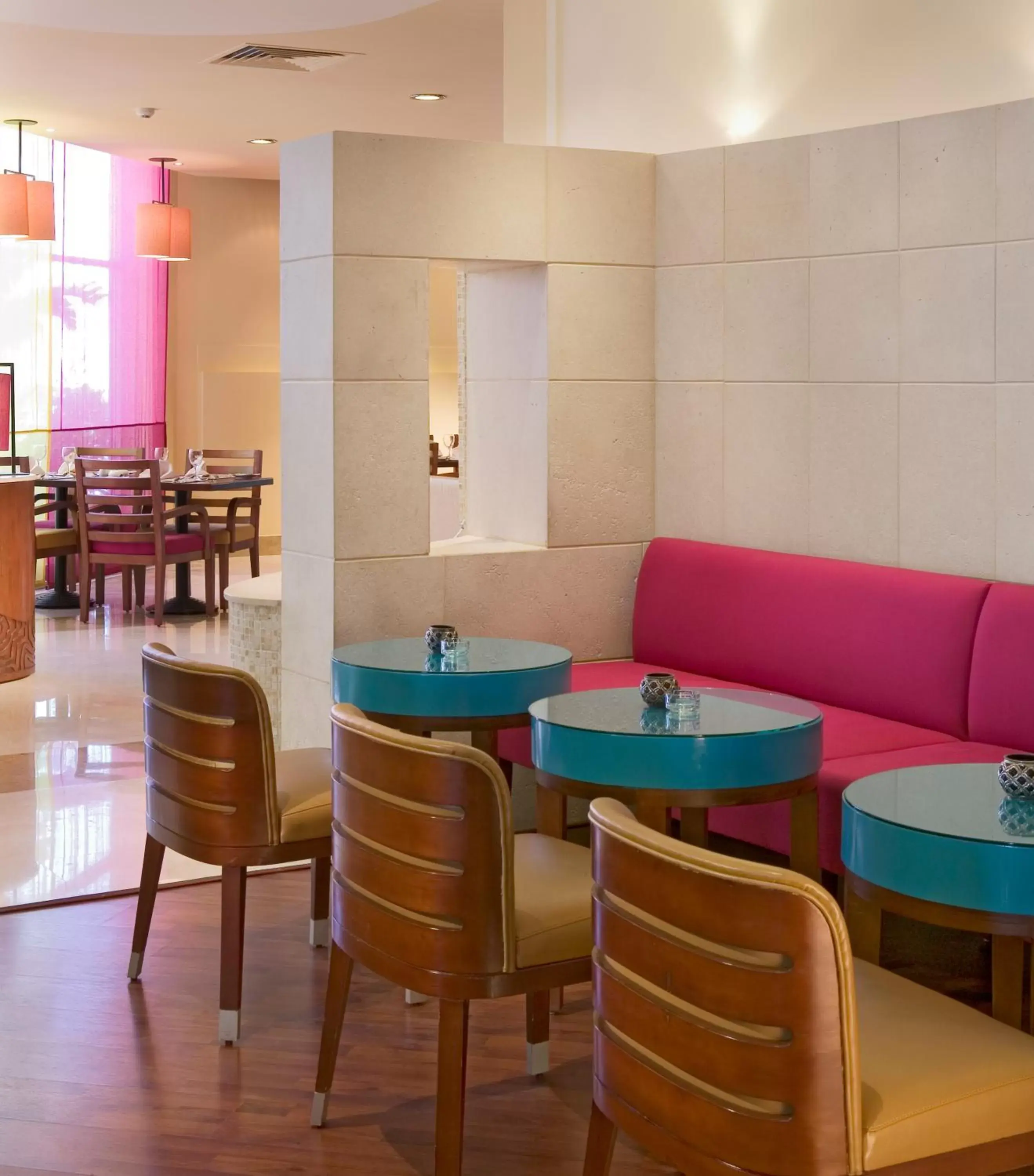Lounge or bar, Restaurant/Places to Eat in Novotel Cairo 6th Of October