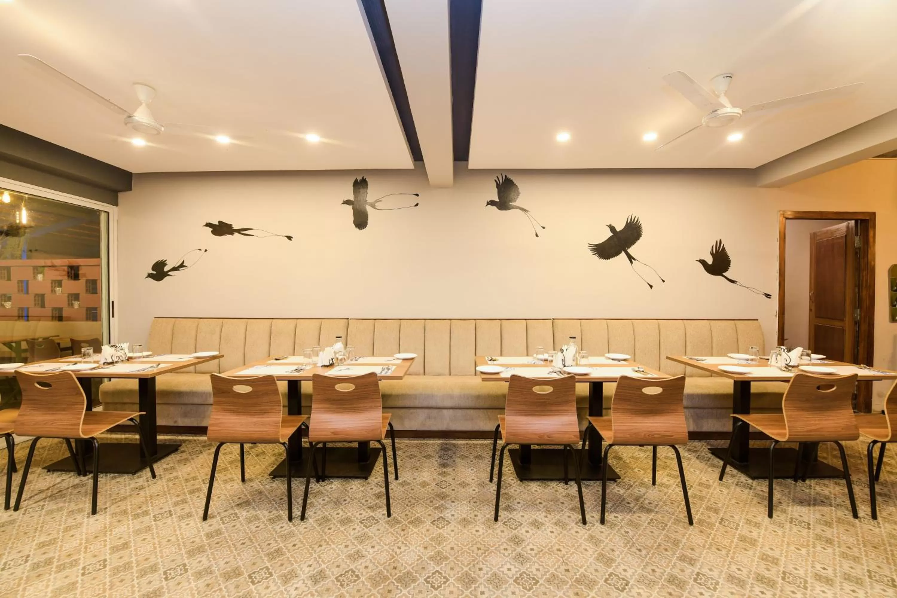 Restaurant/places to eat in SAFARI QUEST