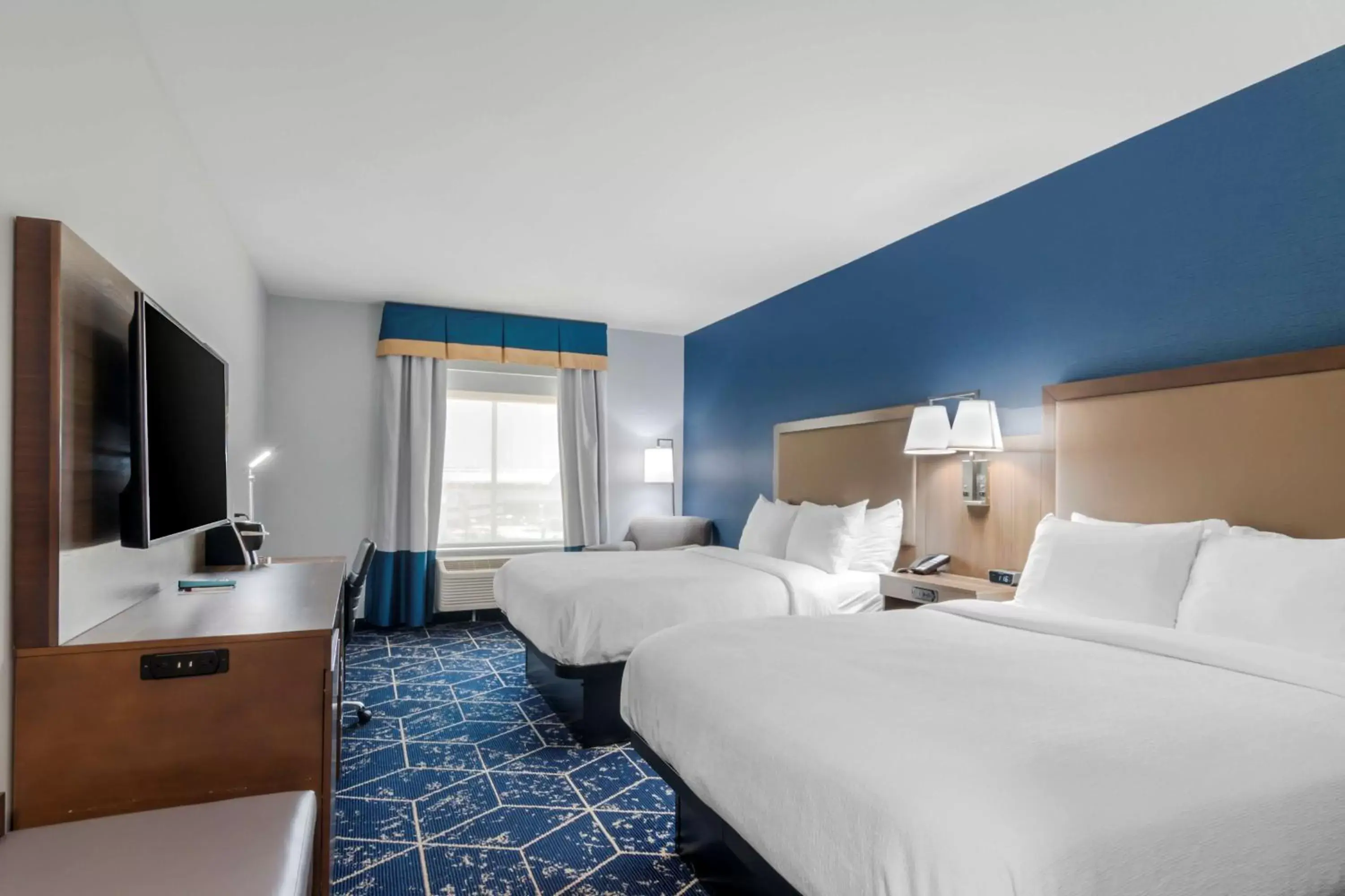 Photo of the whole room in Best Western Plus St. Louis Airport Hotel