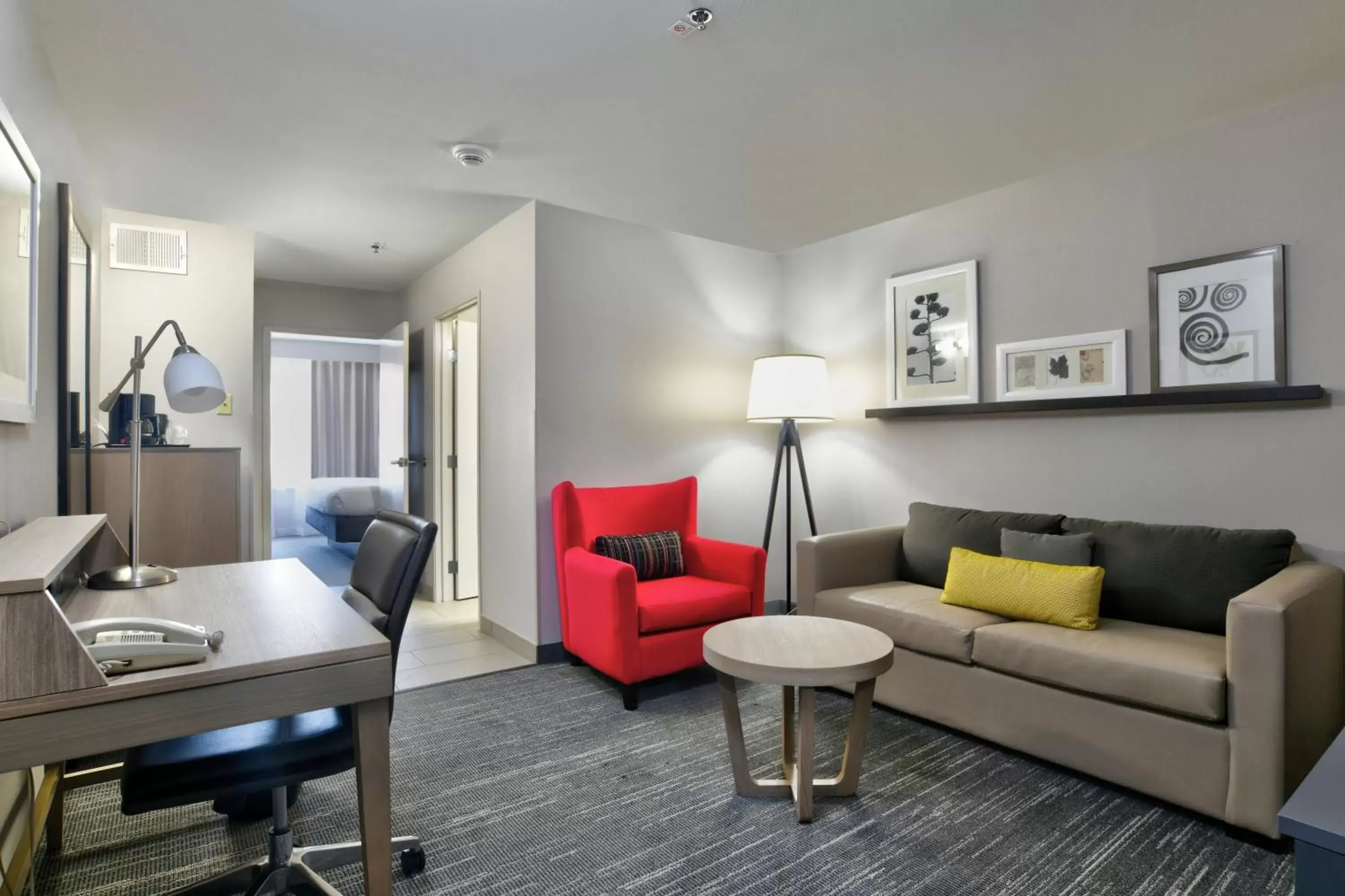 Living room, Seating Area in Country Inn & Suites by Radisson, Oklahoma City Airport, OK