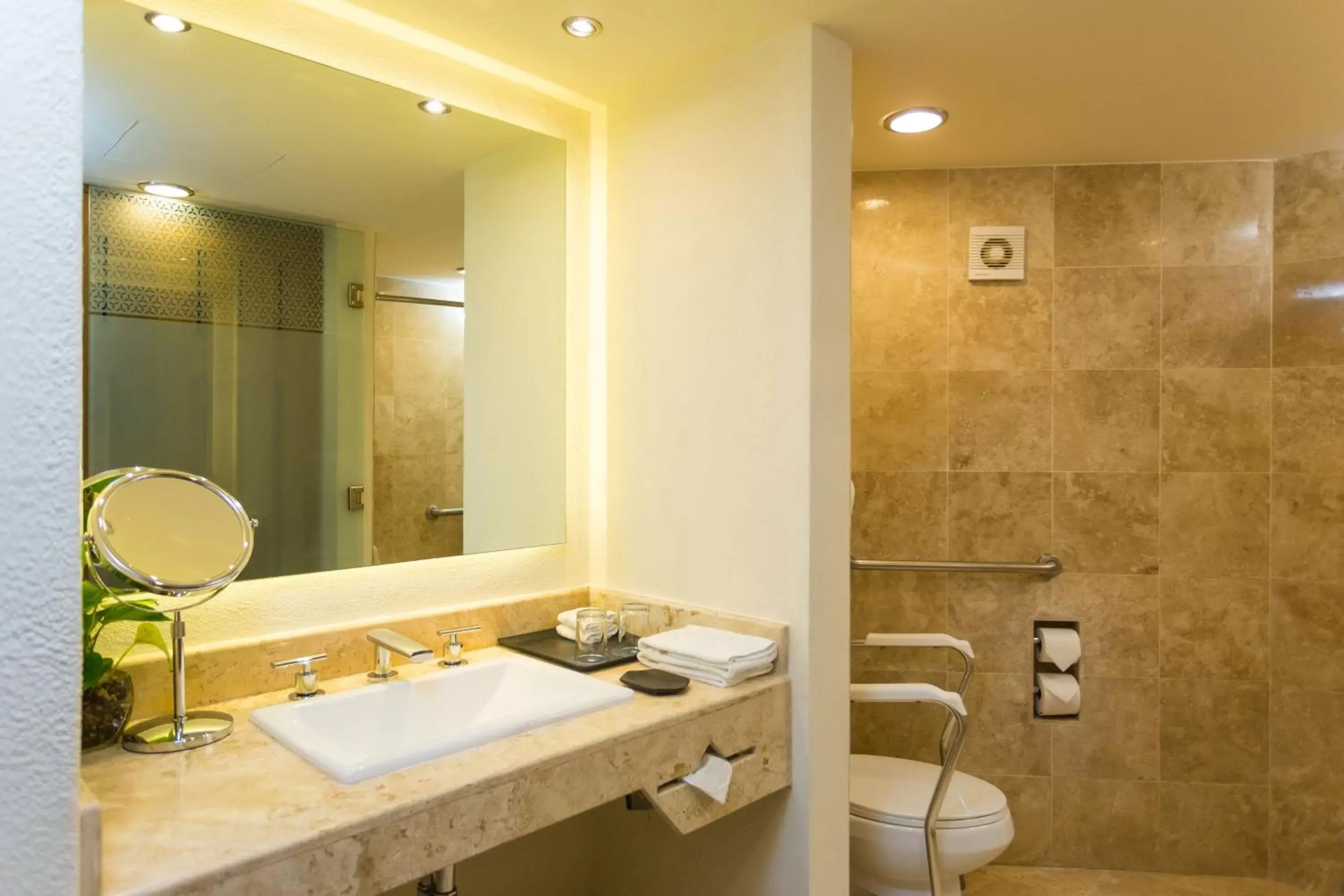 Bathroom in Sheraton Buganvilias Resort & Convention Center