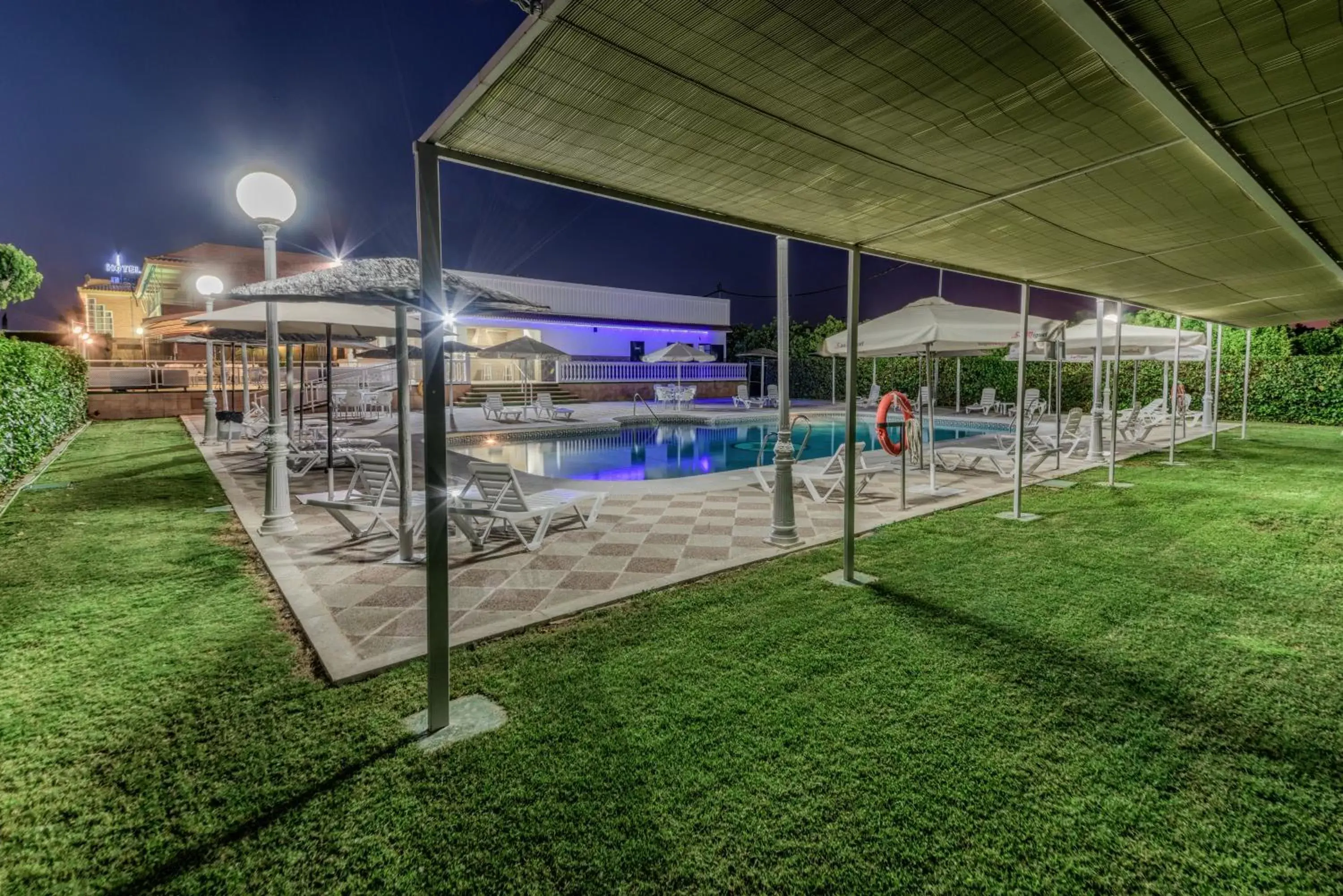 Swimming Pool in Hotel Torre De Los Guzmanes