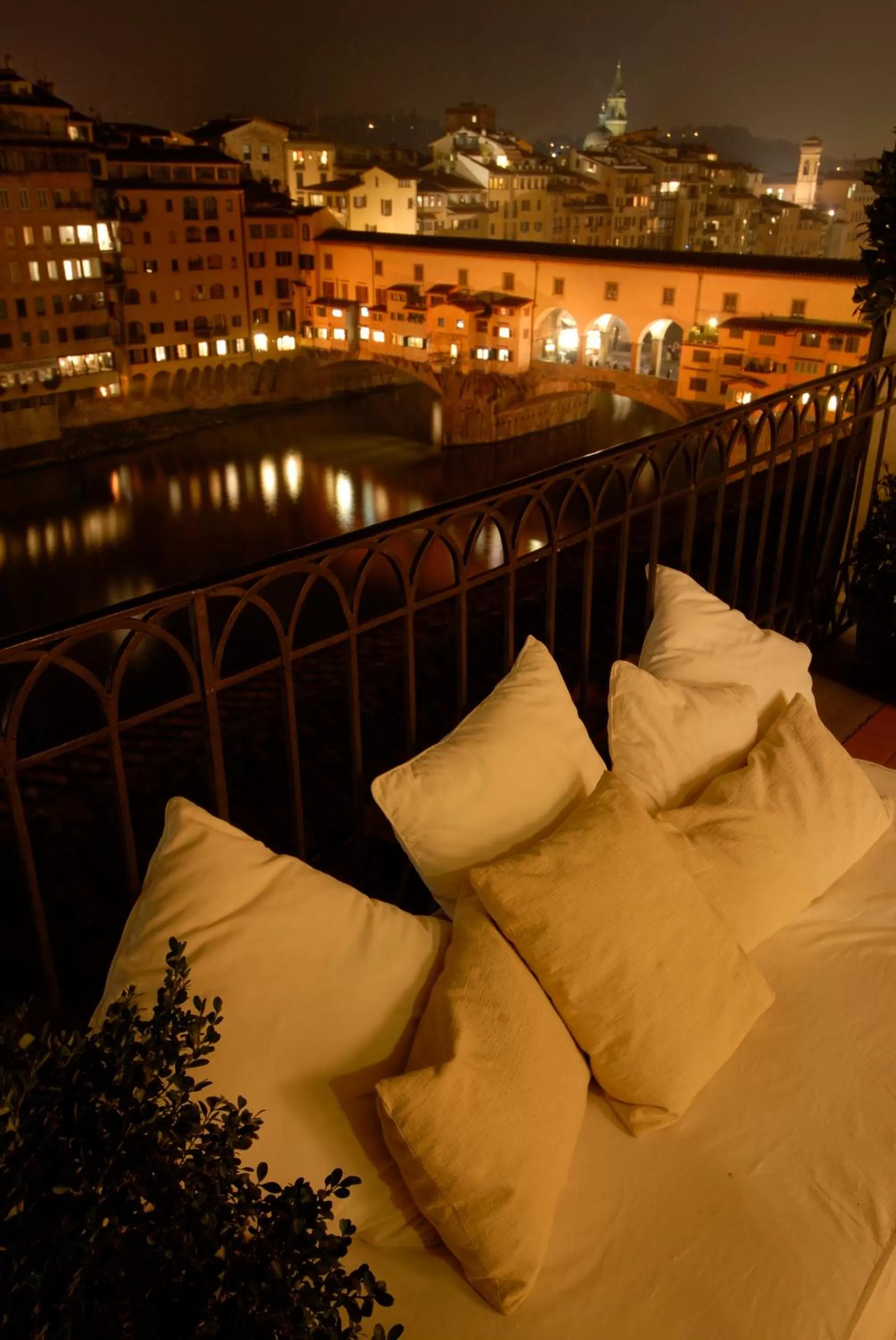 Spring, Bed in Hotel degli Orafi