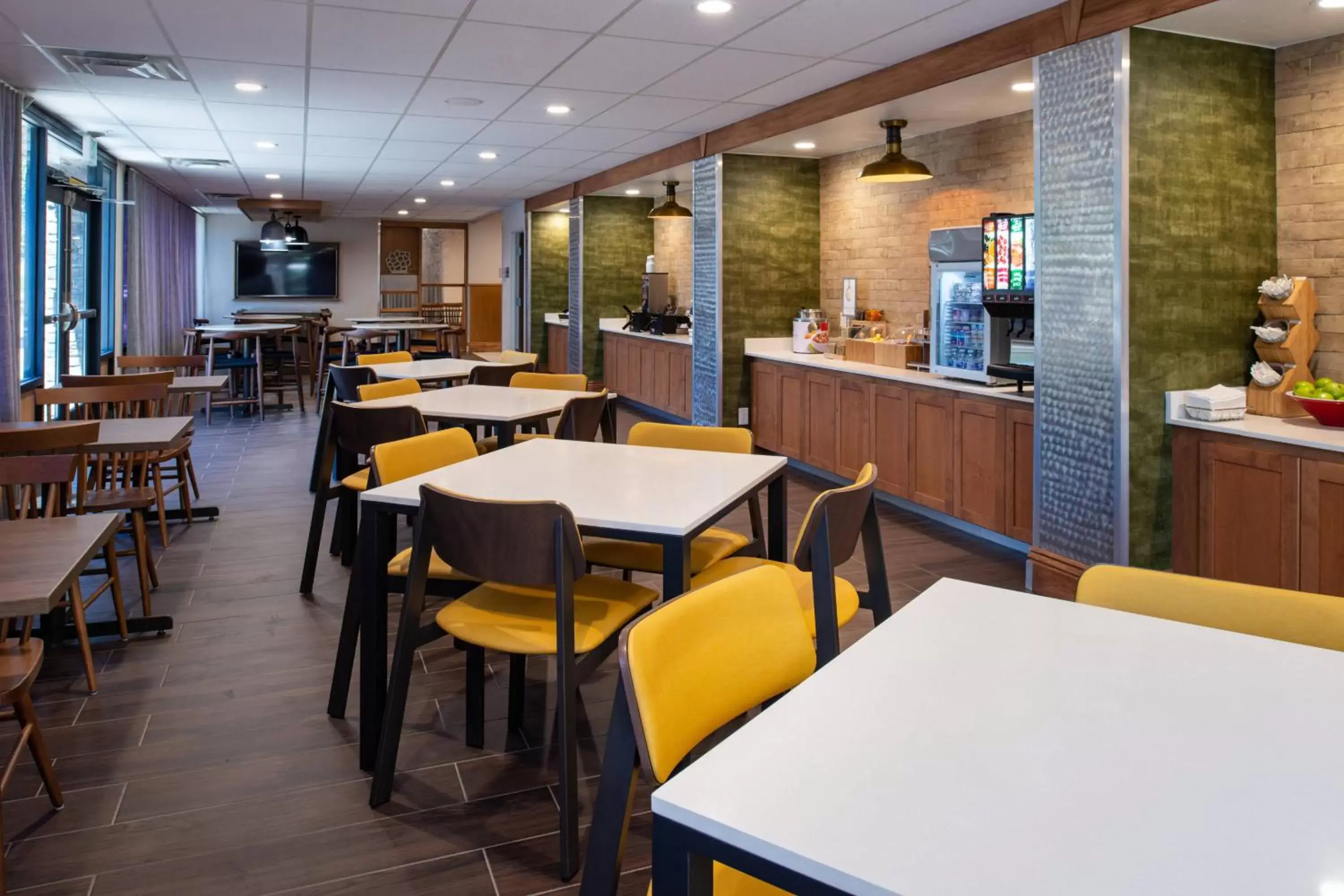 Breakfast, Restaurant/Places to Eat in Fairfield Inn and Suites by Marriott Bakersfield Central