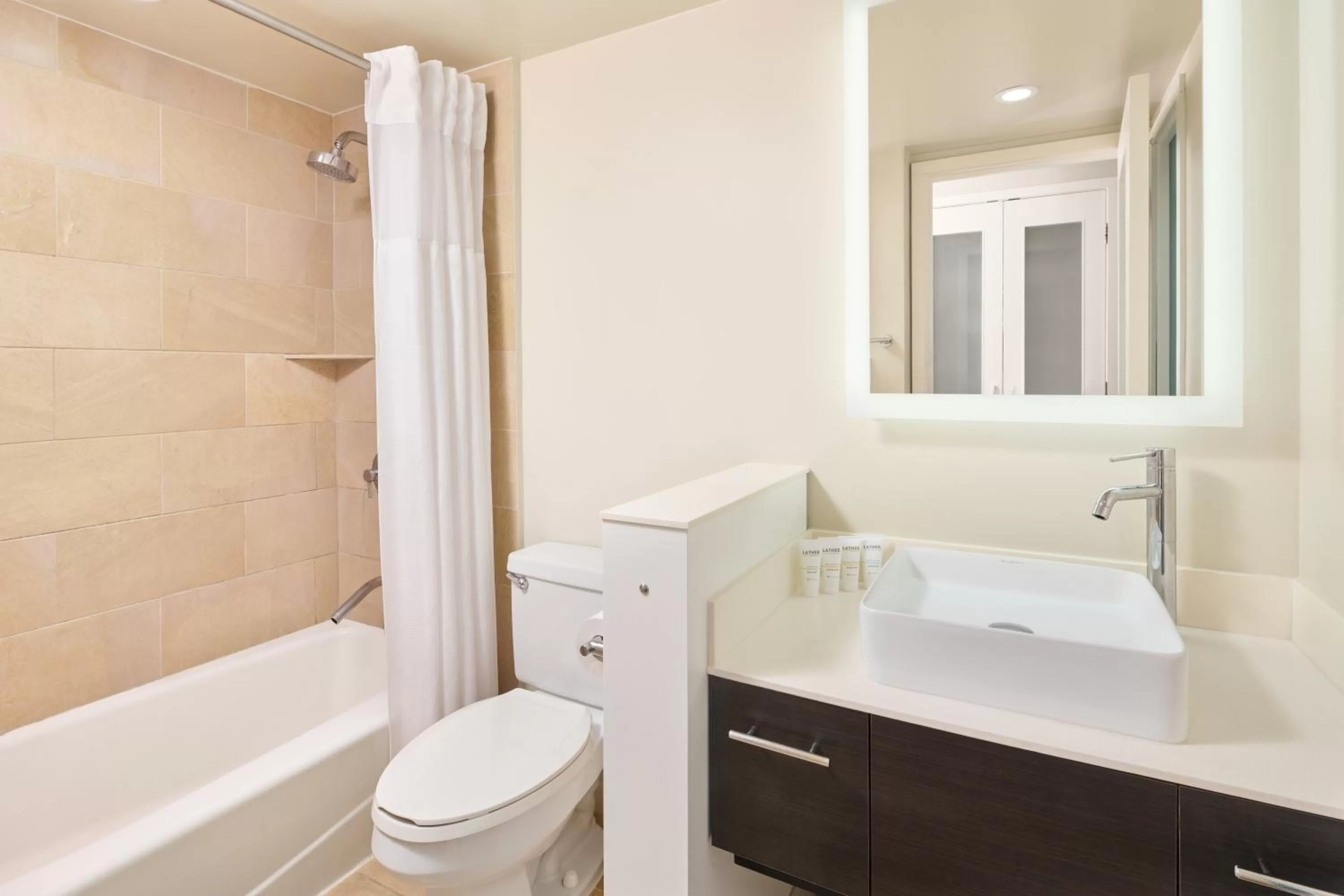 Bathroom in Hotel Renew