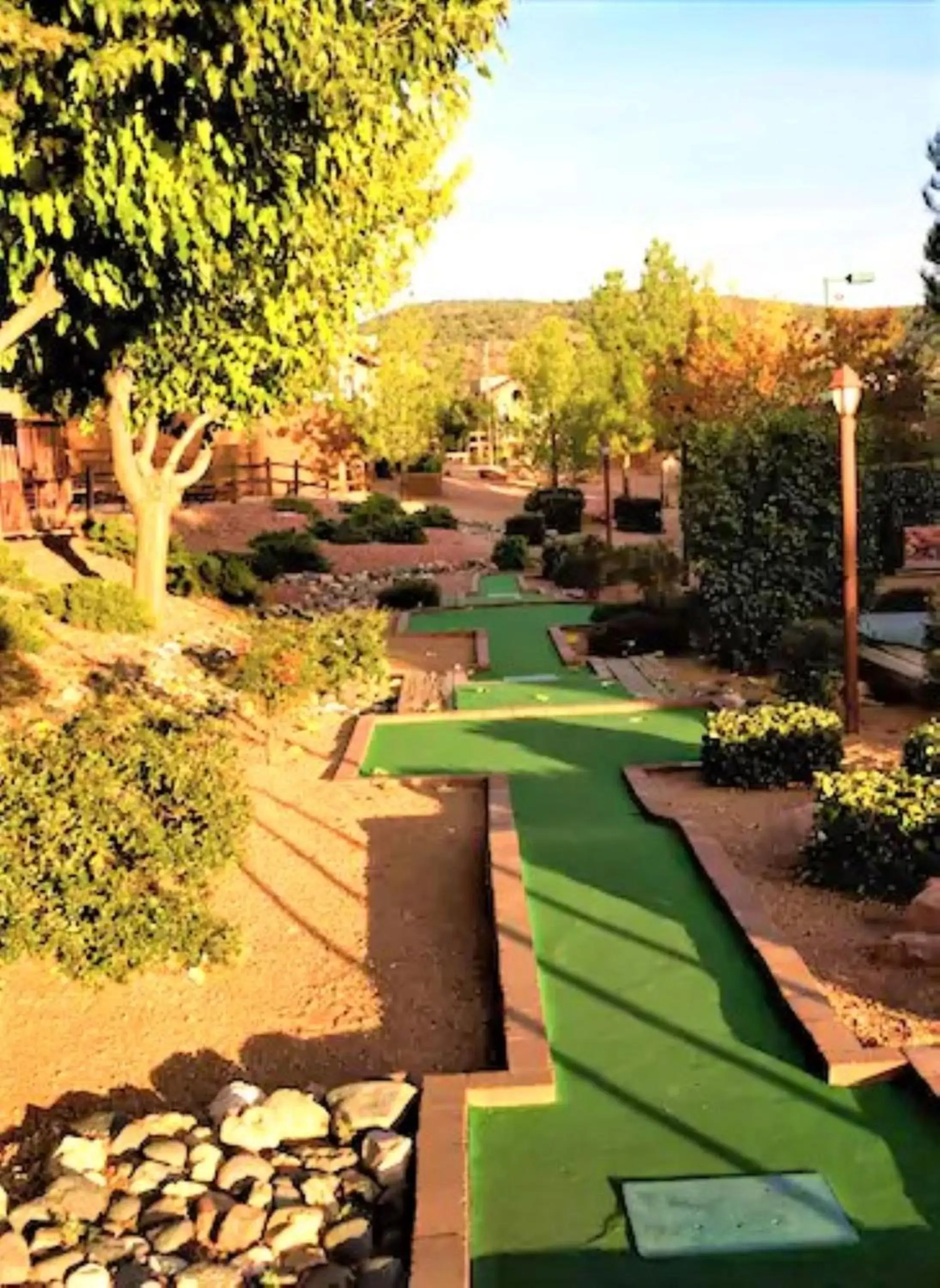 Minigolf, Garden in Sedona Pines Resort