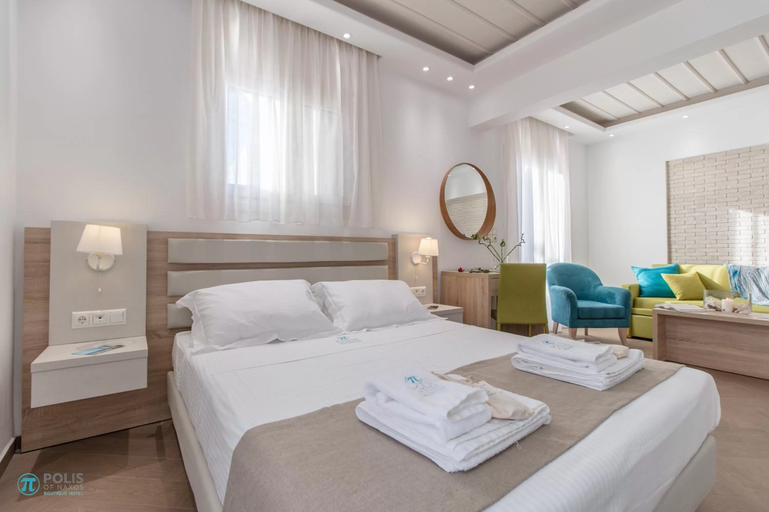 Photo of the whole room, Bed in Polis of Naxos