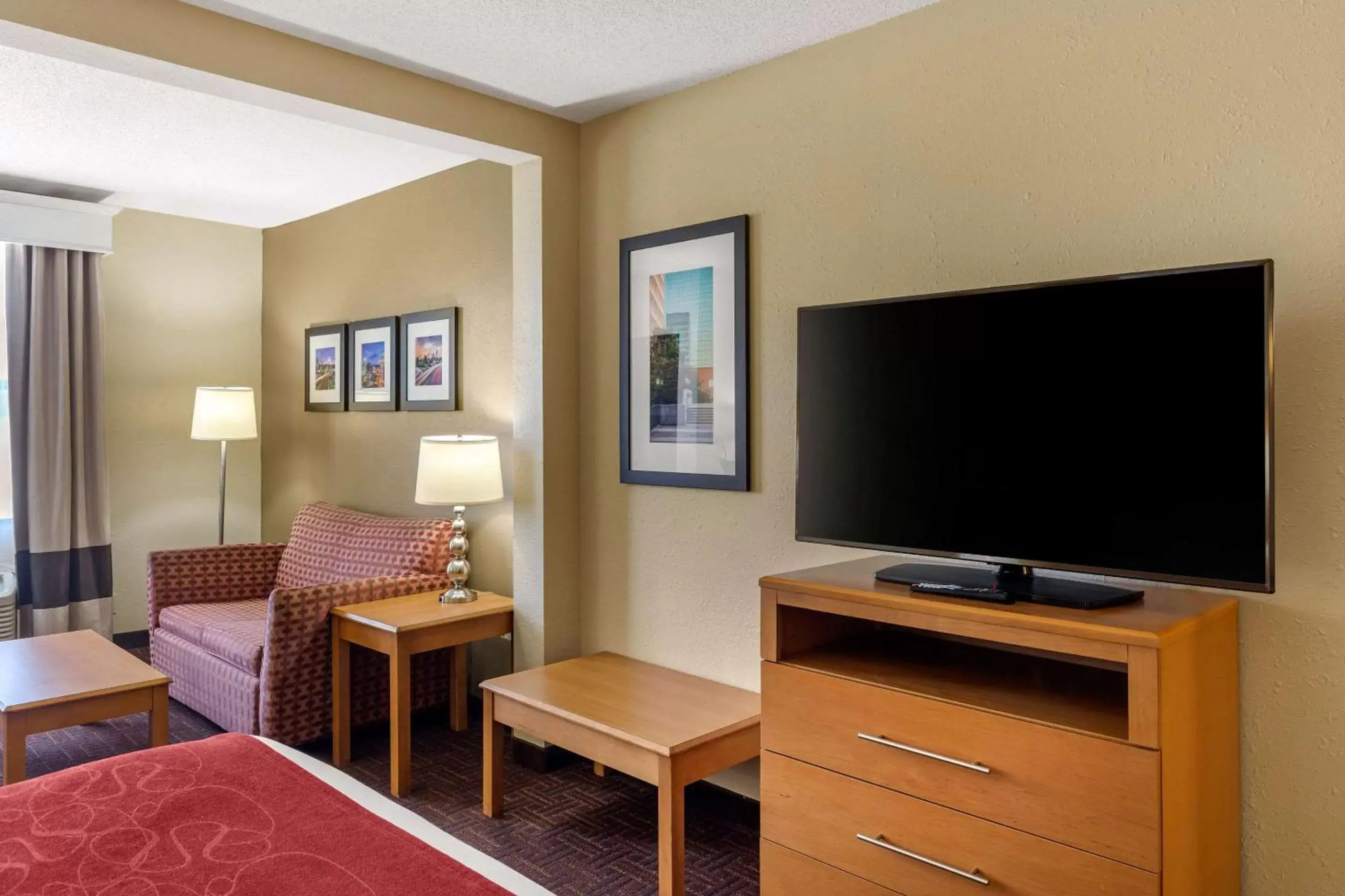 Photo of the whole room, TV/Entertainment Center in Comfort Suites Hanes Mall