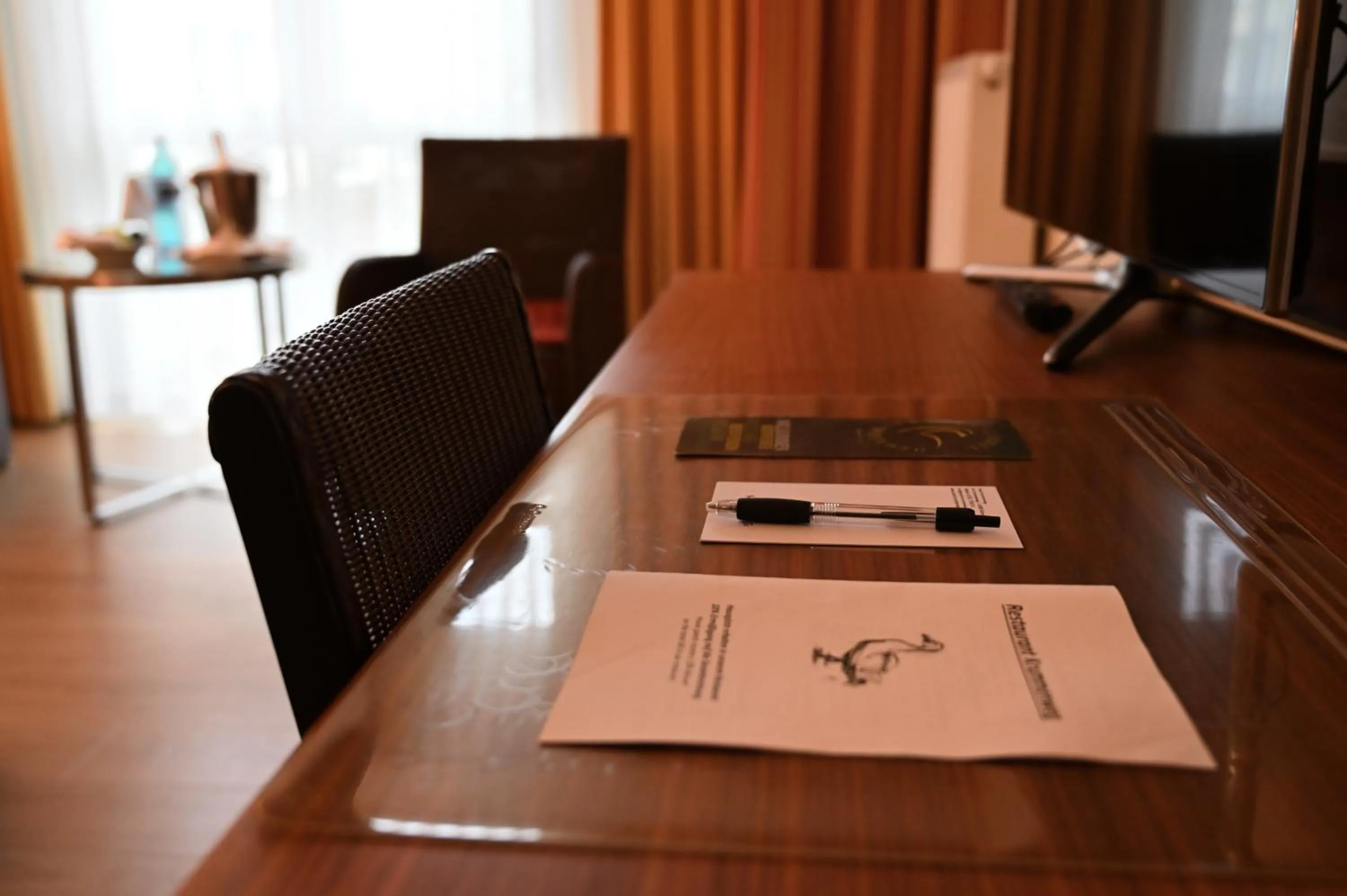 Guests, TV/Entertainment Center in Landhotel Krummenweg