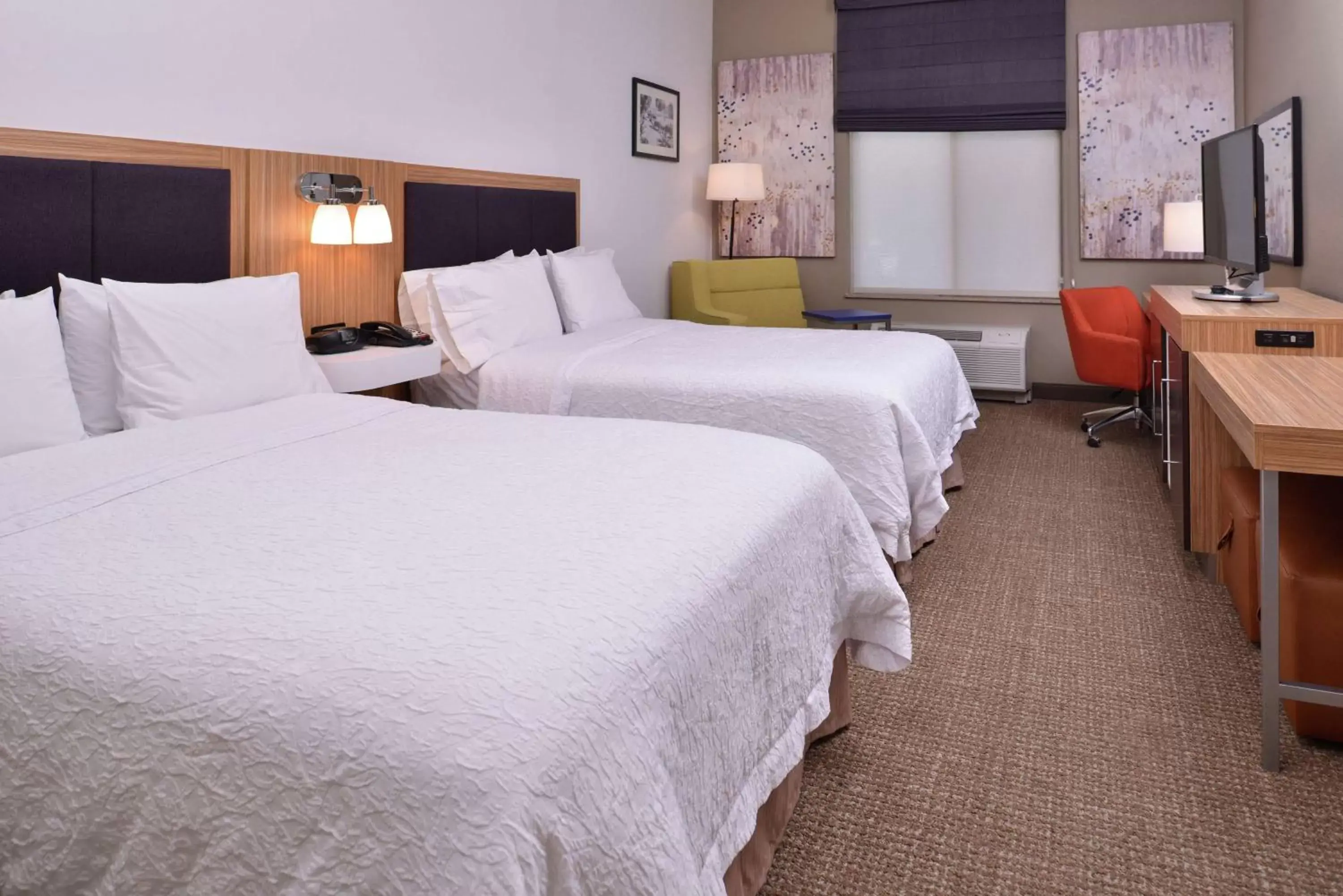 Bedroom, Bed in Hampton Inn & Suites Woodland-Sacramento Area