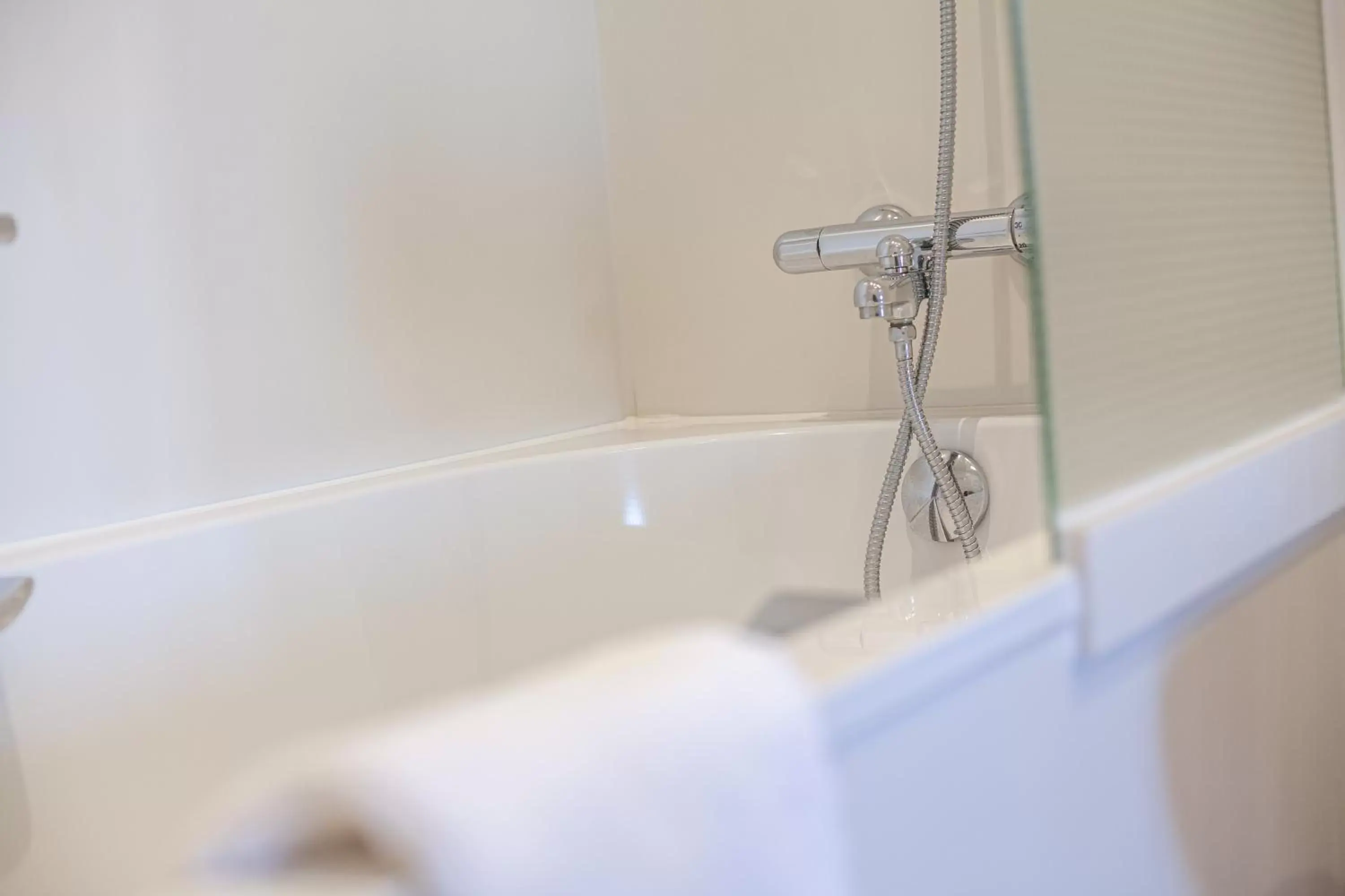 Bathroom in Hotel Monaco Zeebrugge Beach by Rikas Hotels Bathroom in Hotel Monaco Zeebrugge Beach by Rikas Hotels