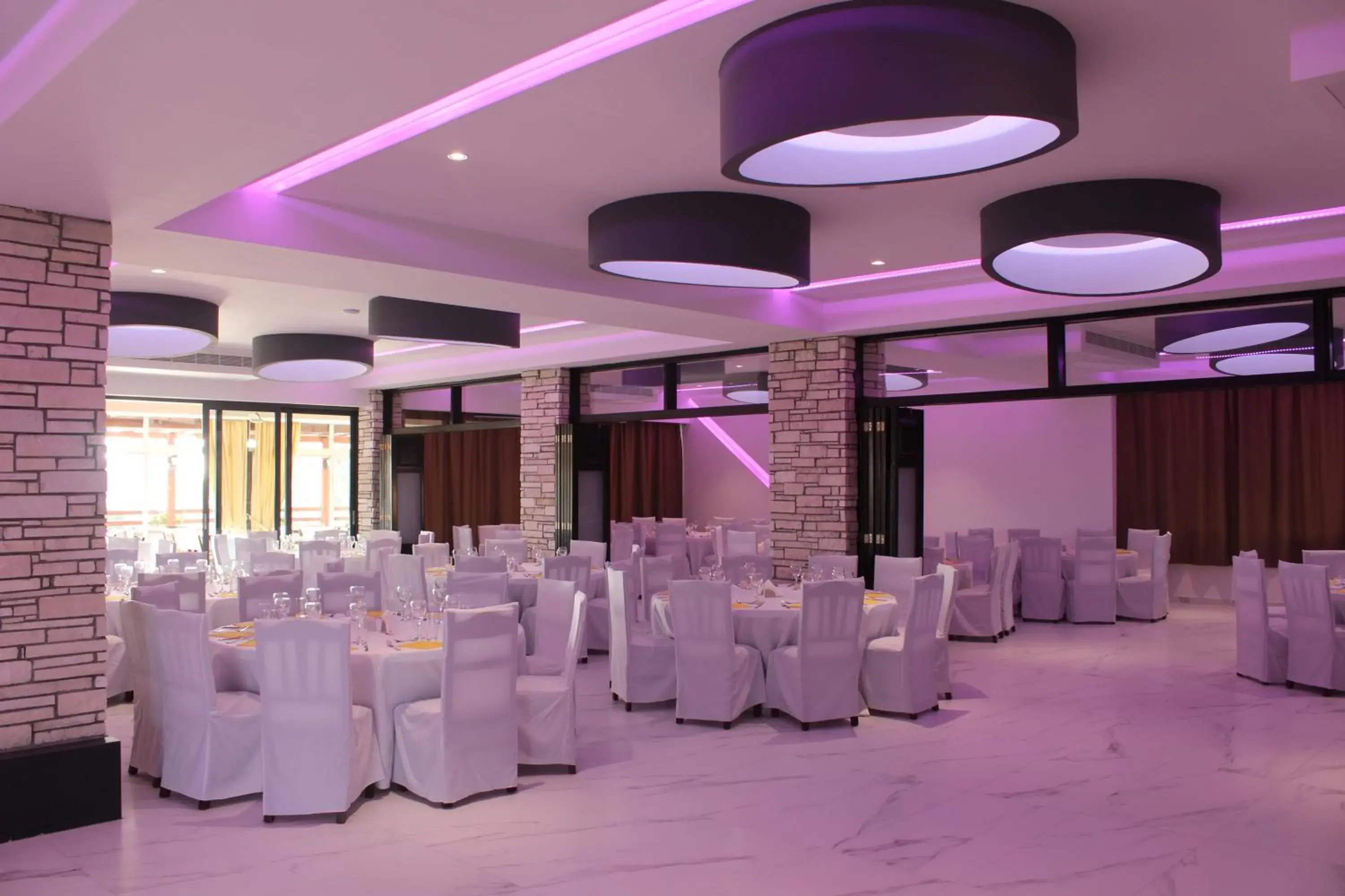 Banquet/Function facilities, Banquet Facilities in Petsas Apartments