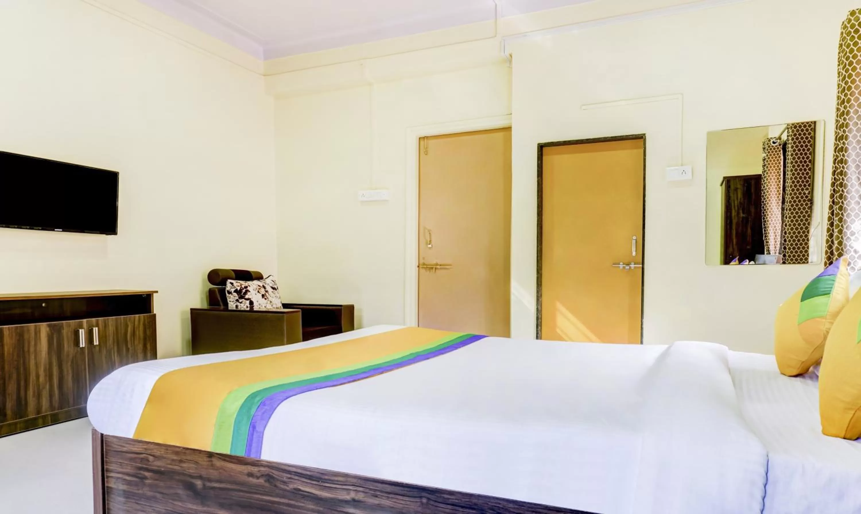 Photo of the whole room, Bed in Hotel Bestow Inn Koregaon Park Pune -Near Osho Ashram