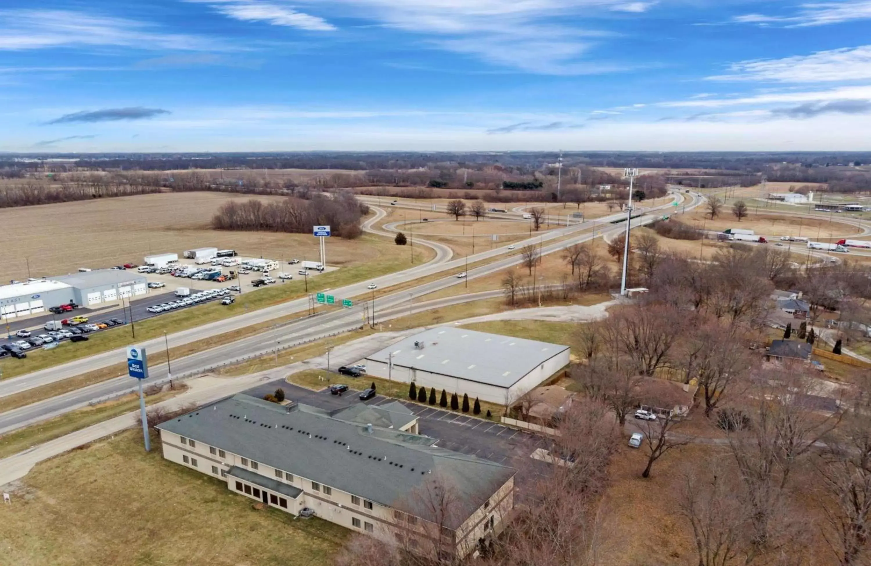 Property building, Bird's-eye View in Best Western Clearlake Plaza