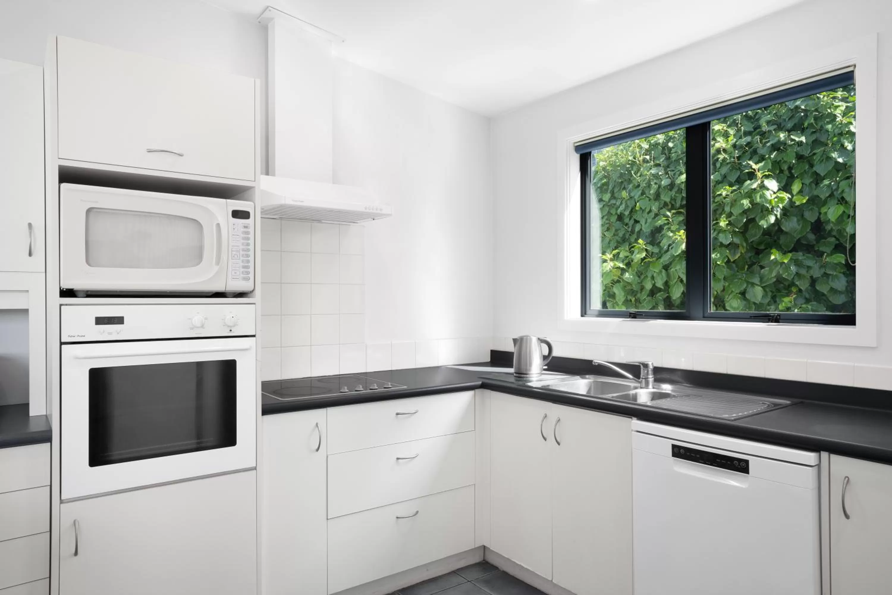 Kitchen or kitchenette in Mantra The Point