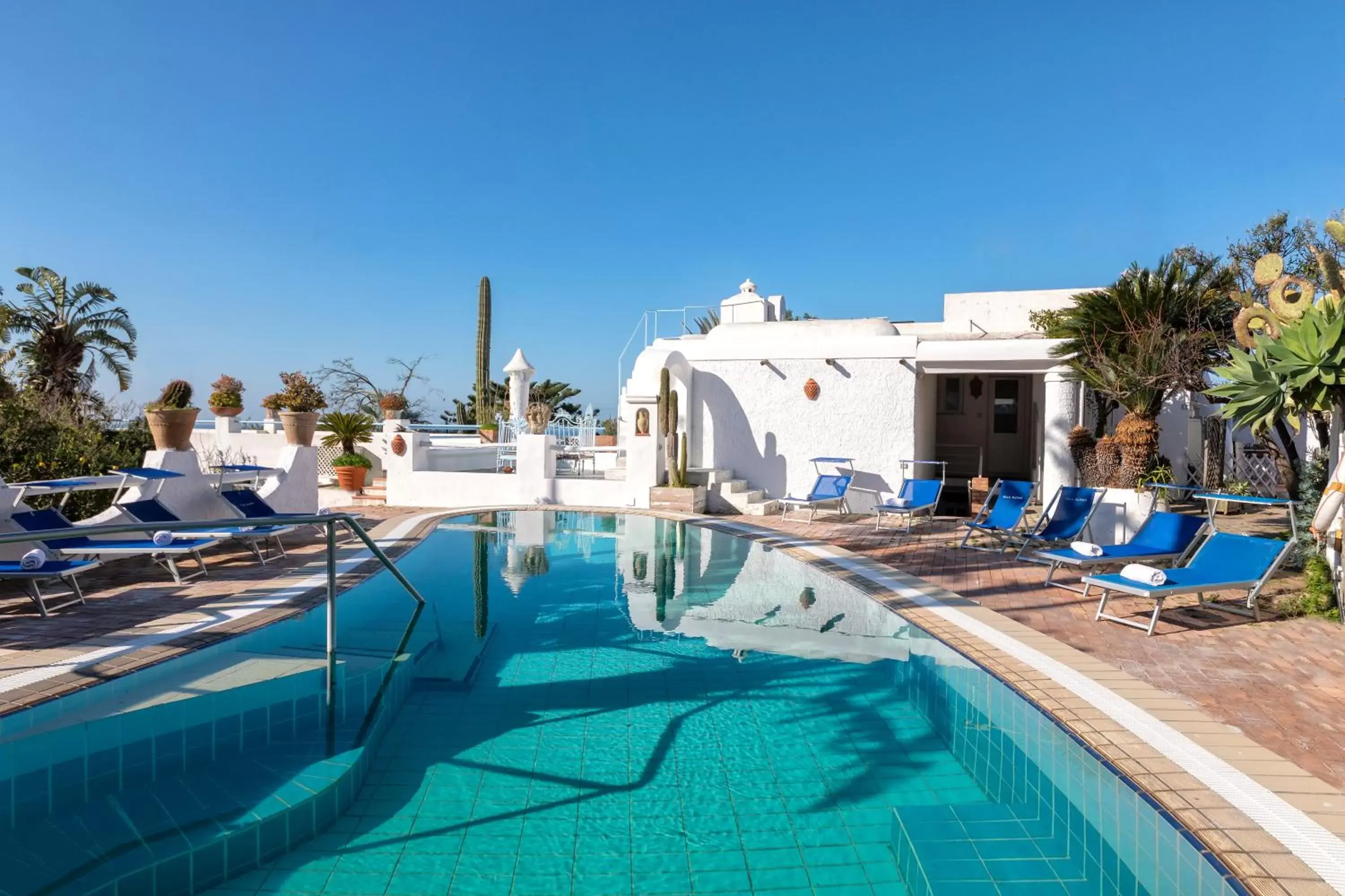 Garden, Swimming Pool in Villa Ravino Aparthotel